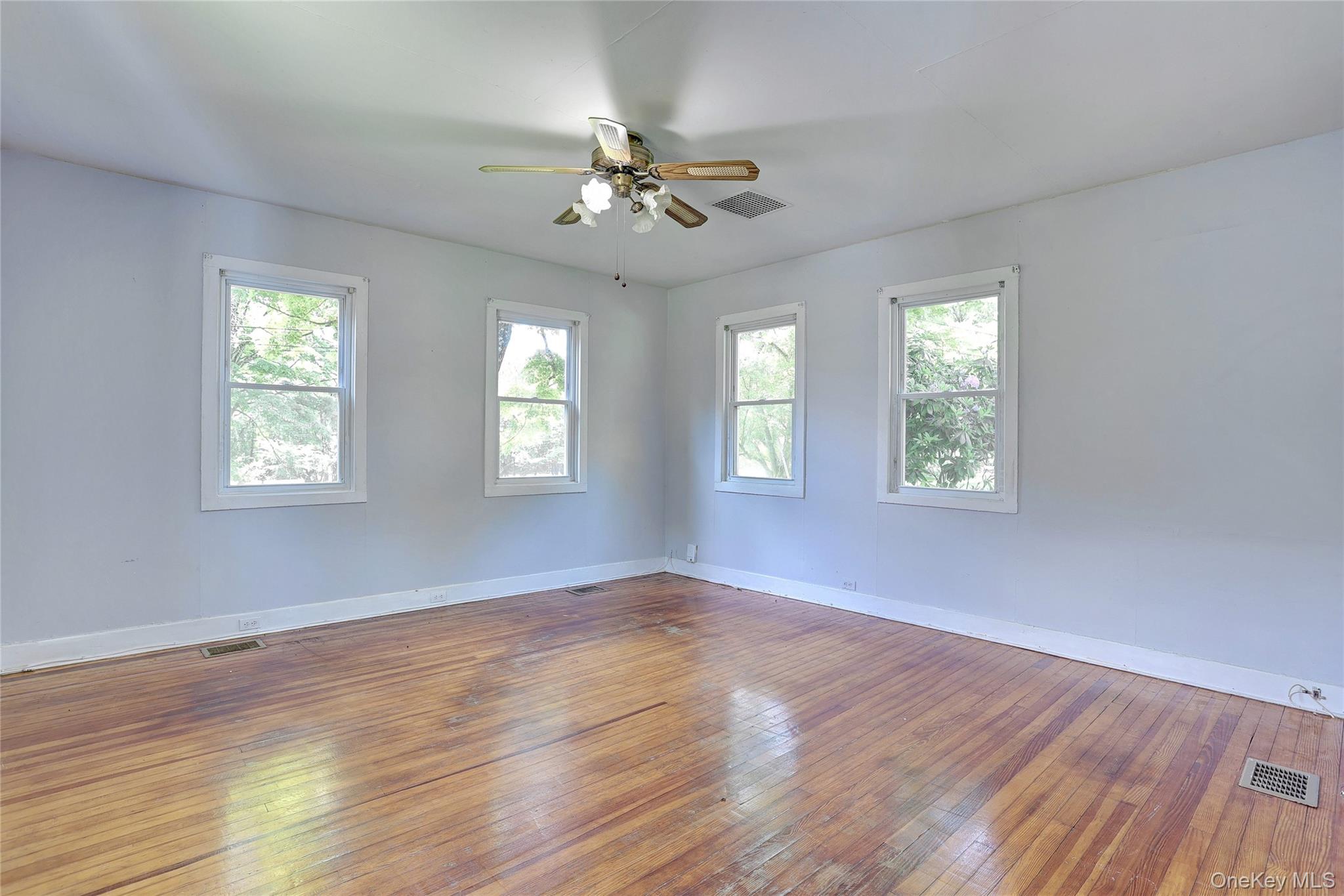 500 Haverstraw Road Property Photo 13