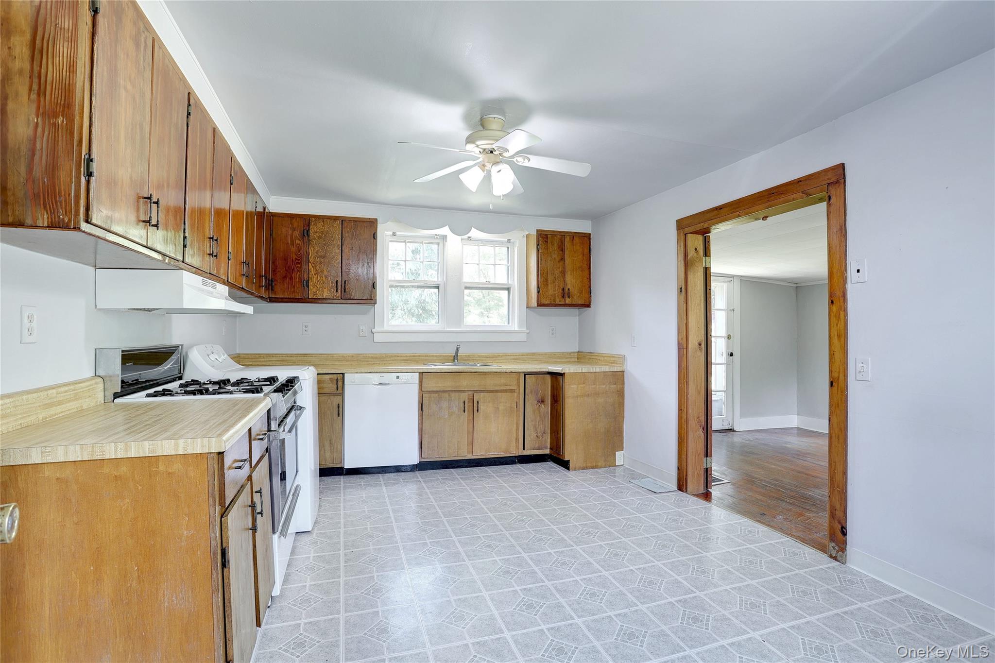 500 Haverstraw Road Property Photo 14