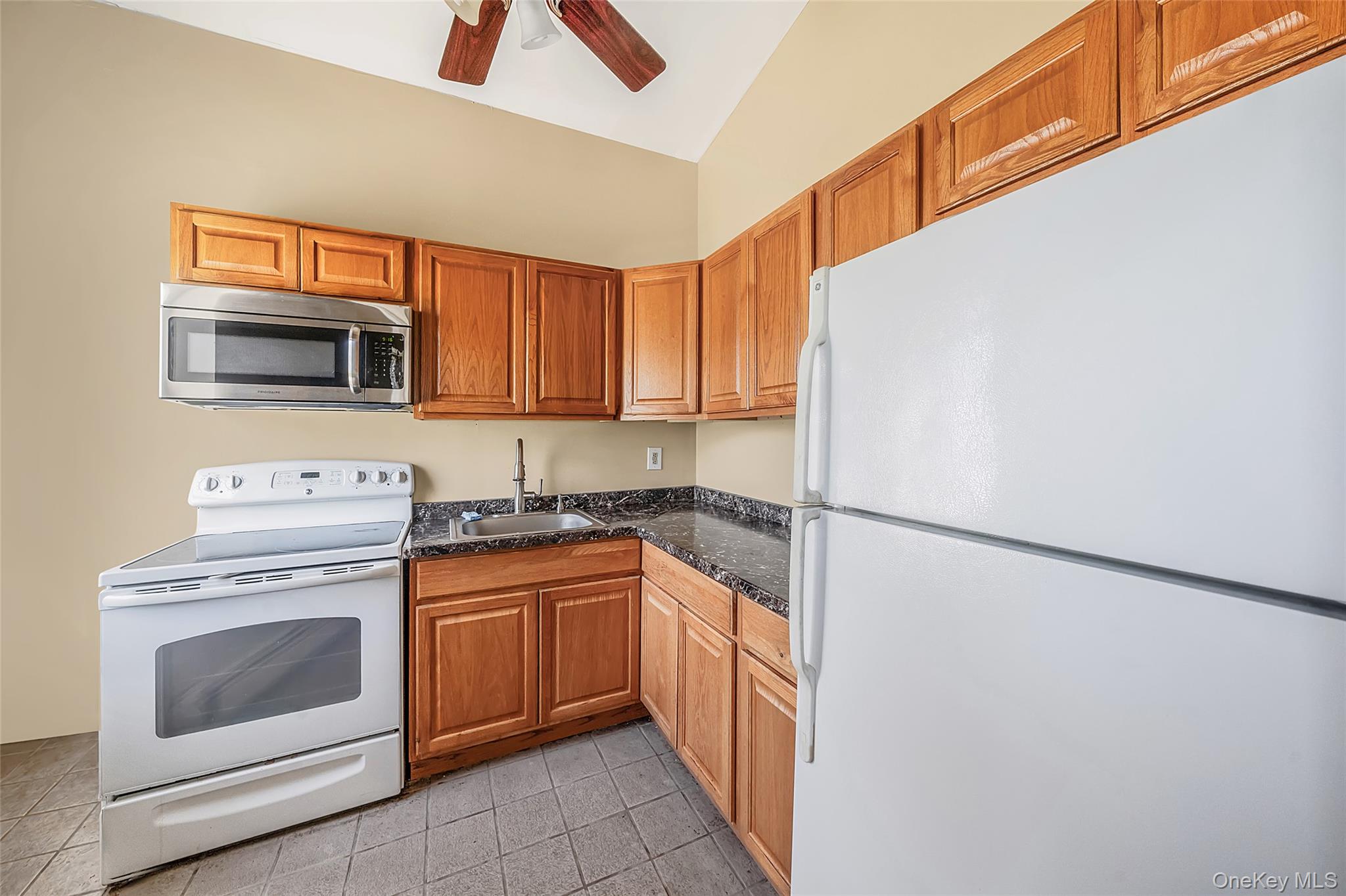 2397 Union Blvd 8a Property Photo 21