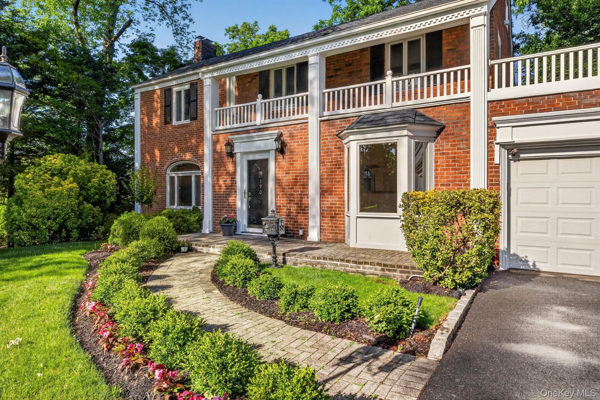 190 Sussex Drive Property Photo 2
