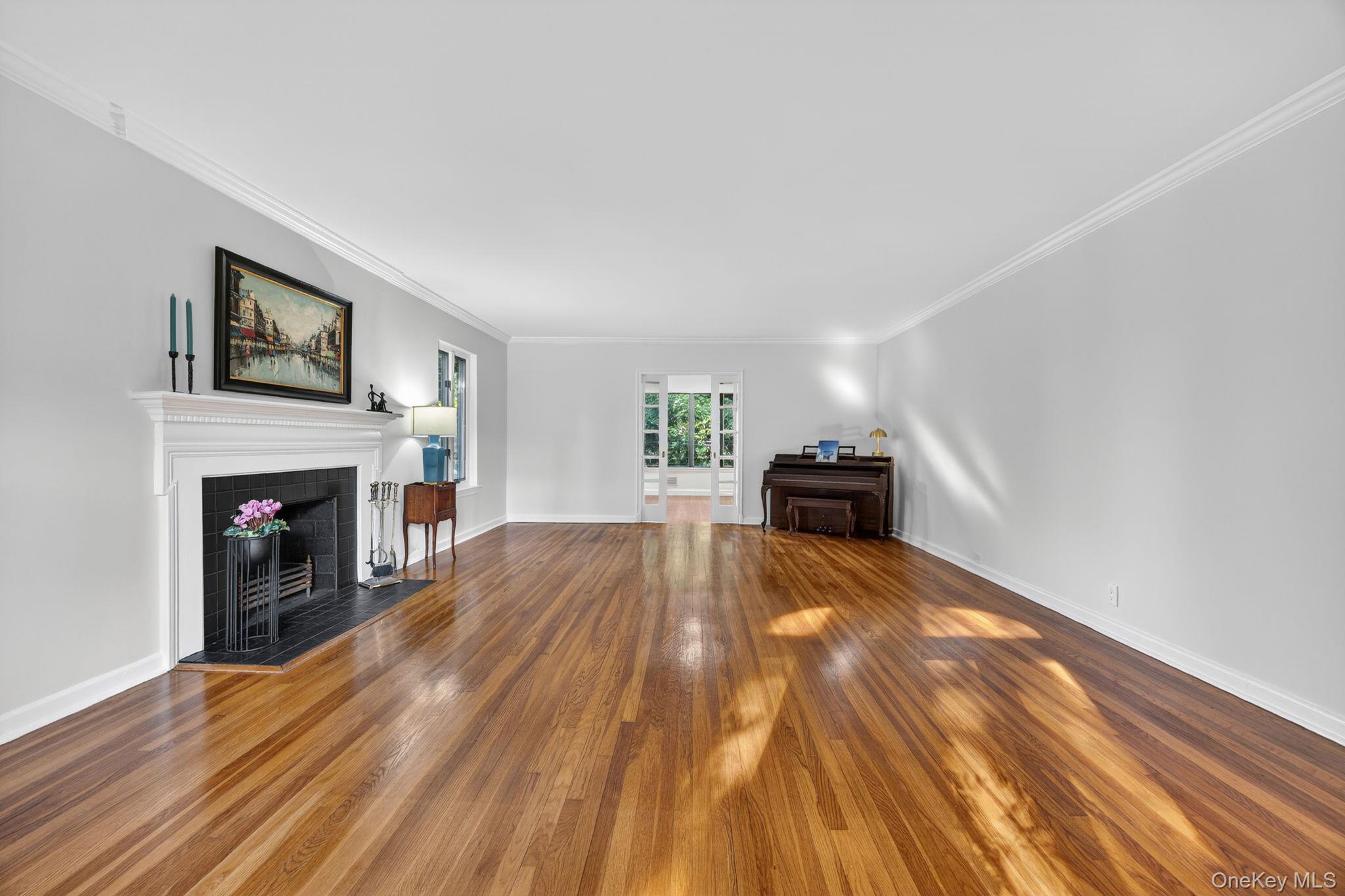190 Sussex Drive Property Photo 6
