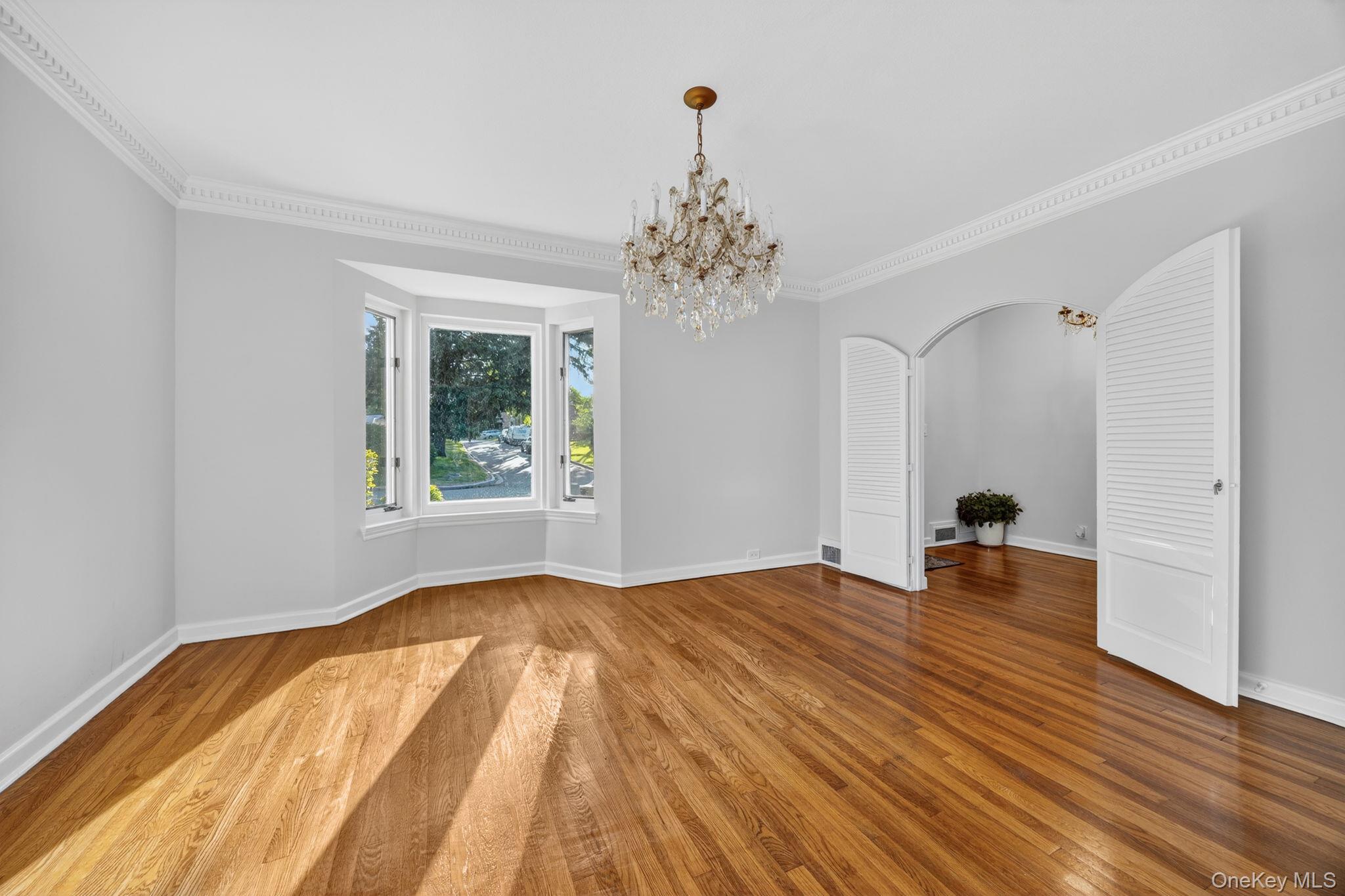 190 Sussex Drive Property Photo 9