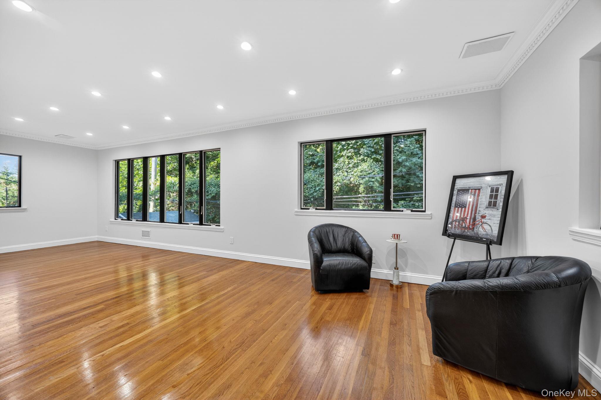 190 Sussex Drive Property Photo 12