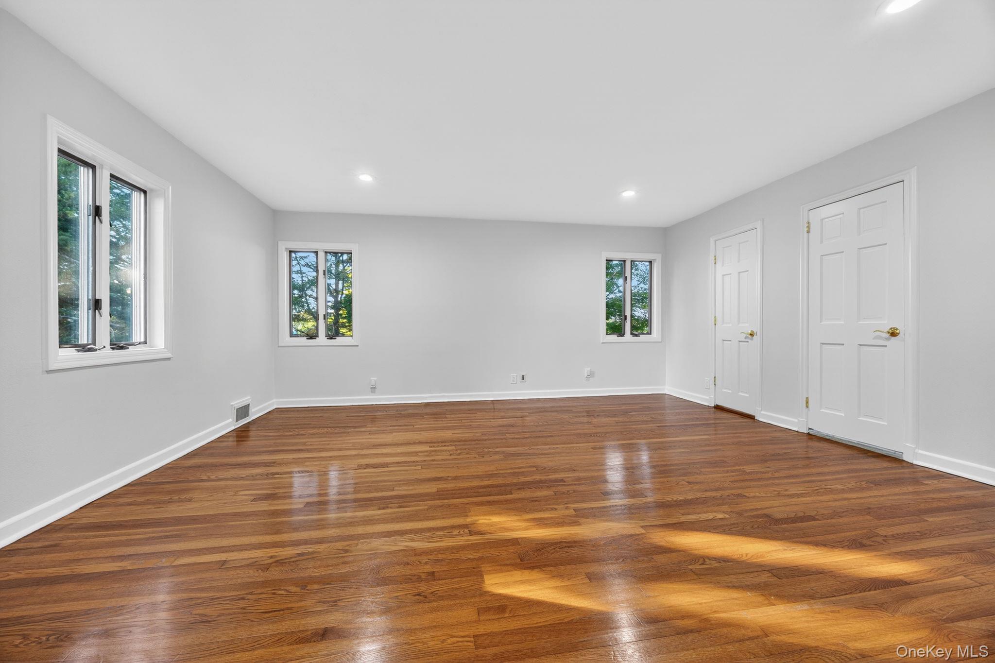 190 Sussex Drive Property Photo 18
