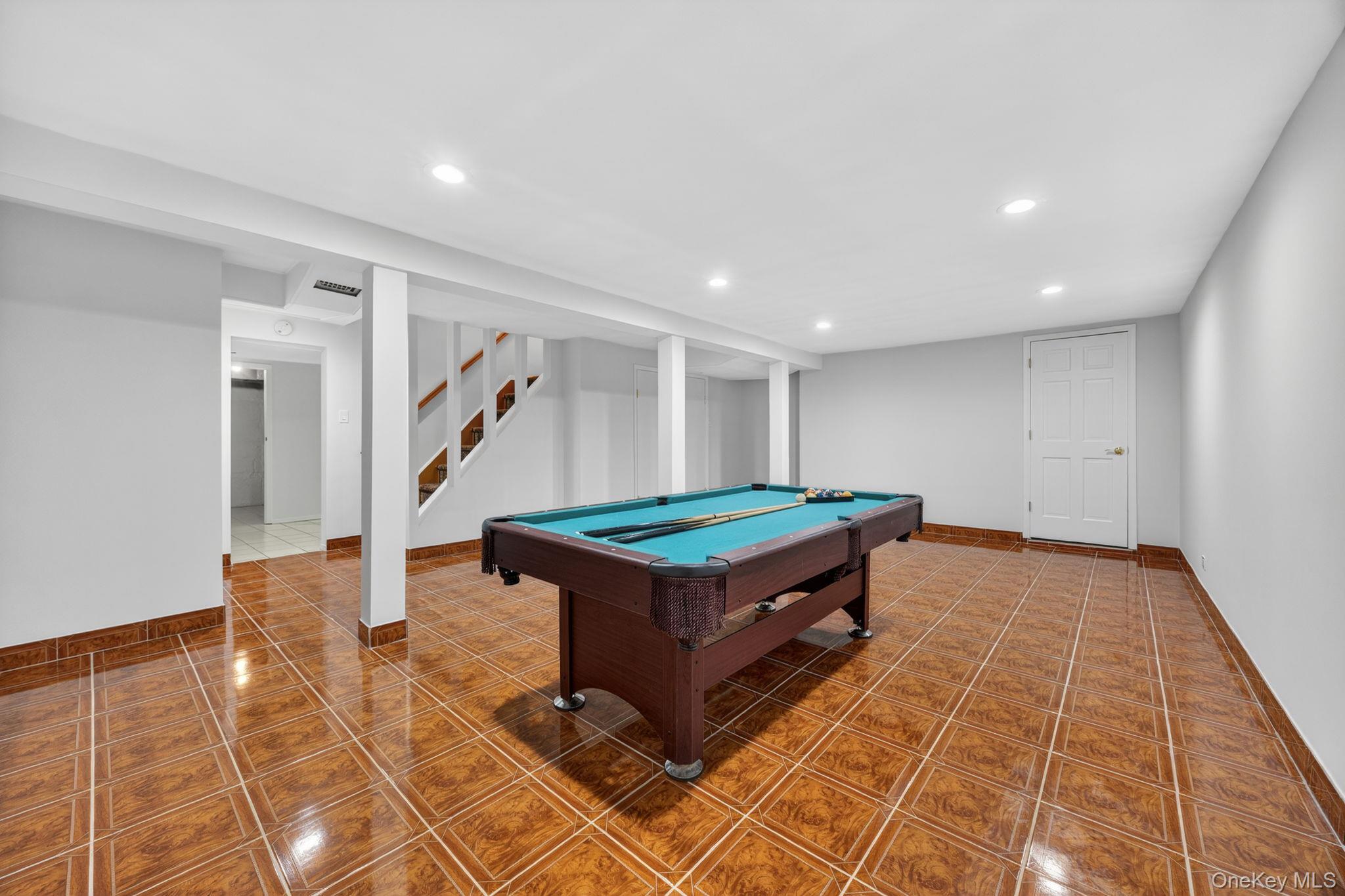 190 Sussex Drive Property Photo 21
