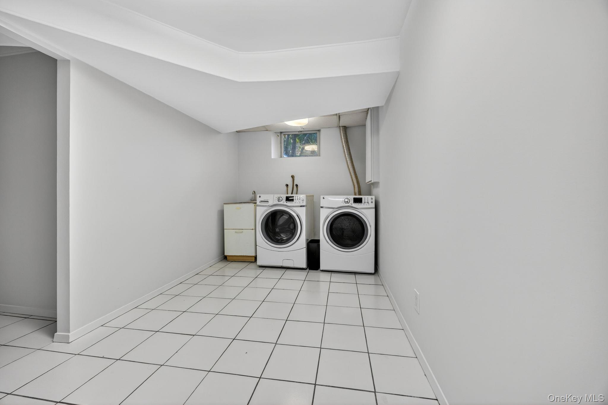 190 Sussex Drive Property Photo 22