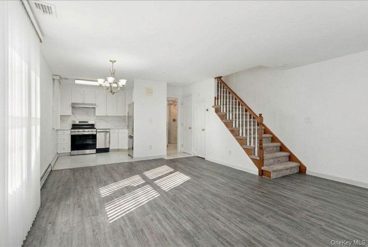 27 Woodside Avenue Apt B Property Photo 4
