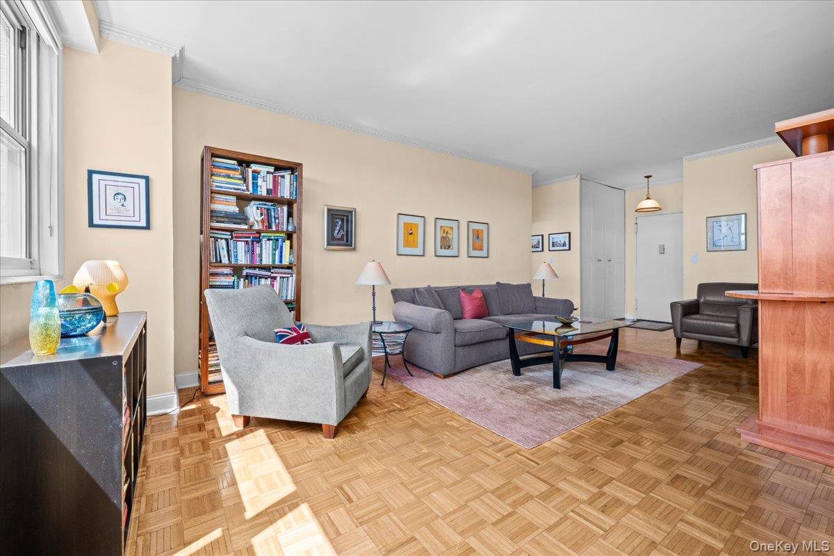 555 Kappock Street 2t Property Photo 7