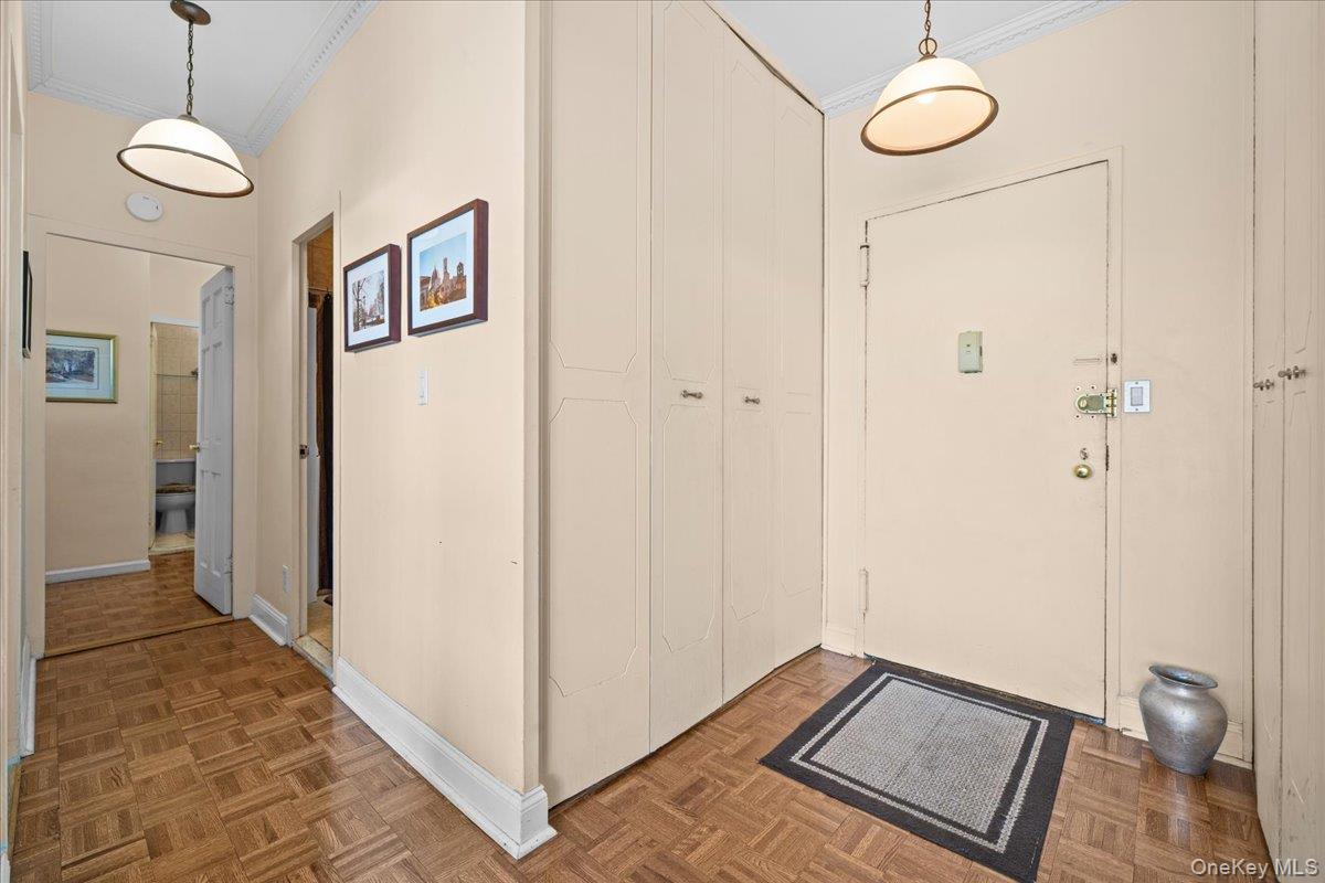 555 Kappock Street 2t Property Photo 8