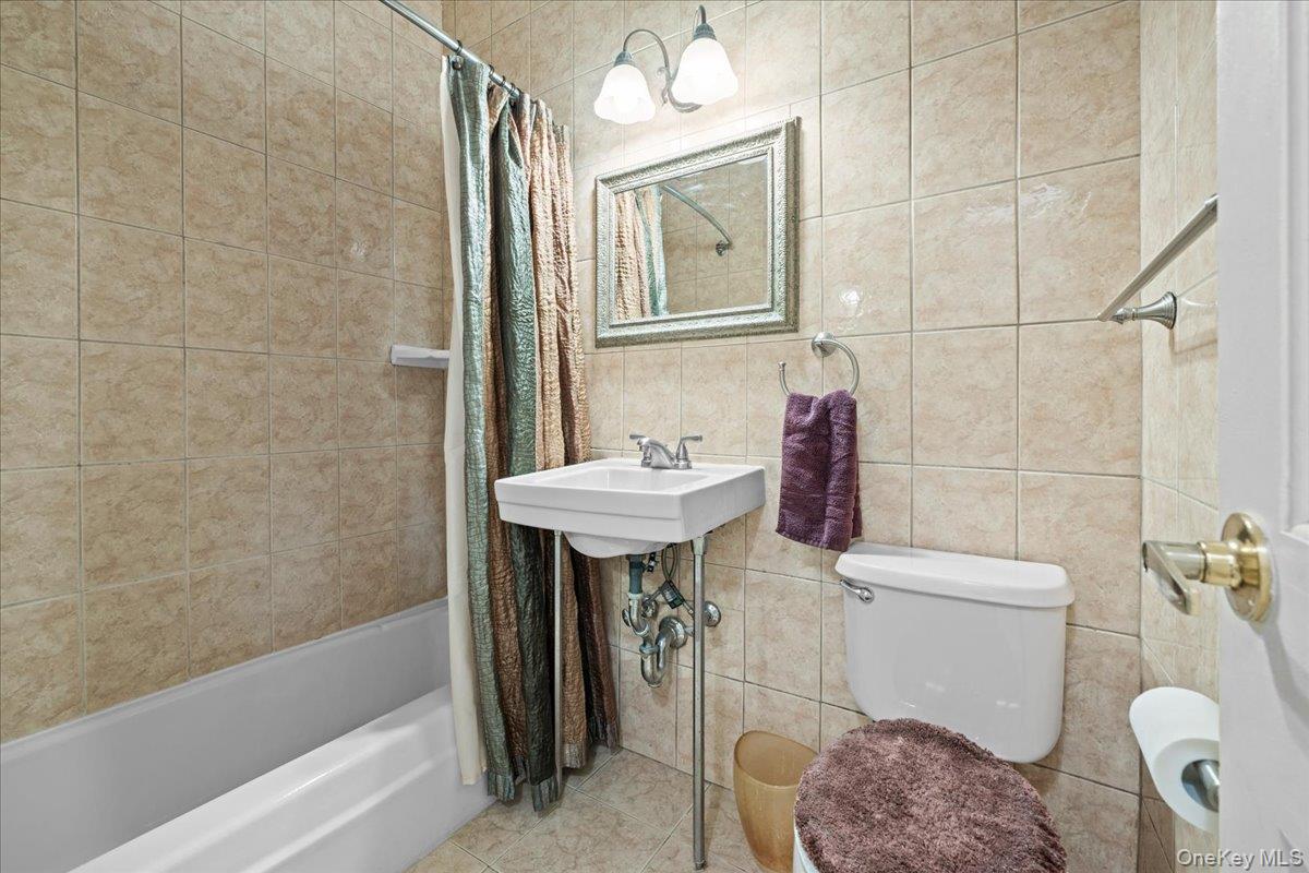 555 Kappock Street 2t Property Photo 14