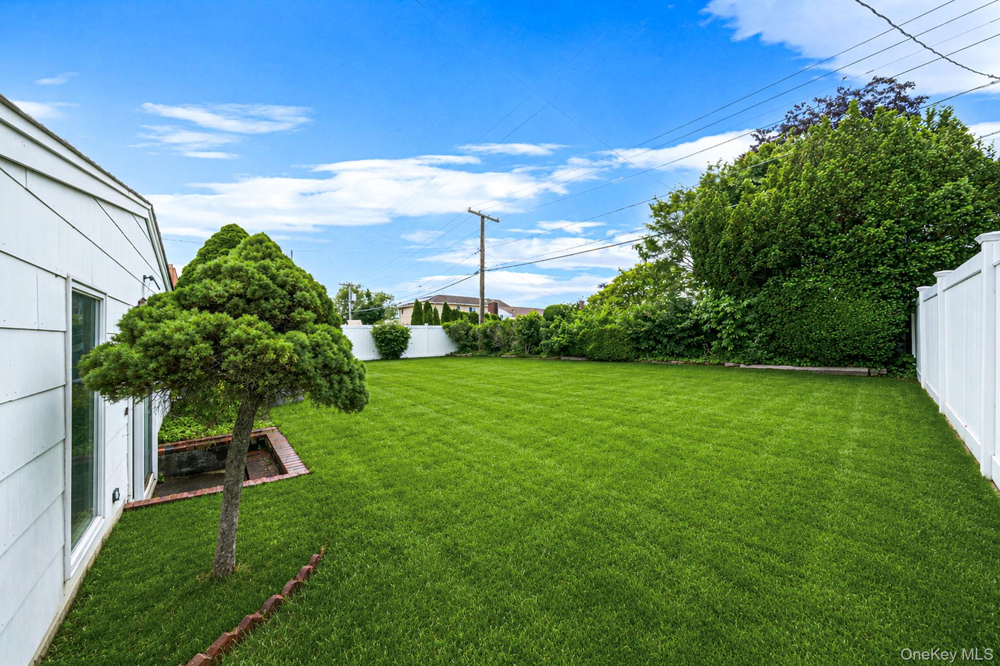 68 Myles Avenue Property Photo 6