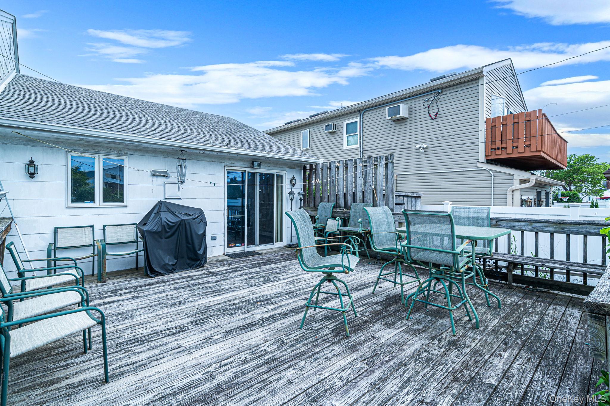 68 Myles Avenue Property Photo 9