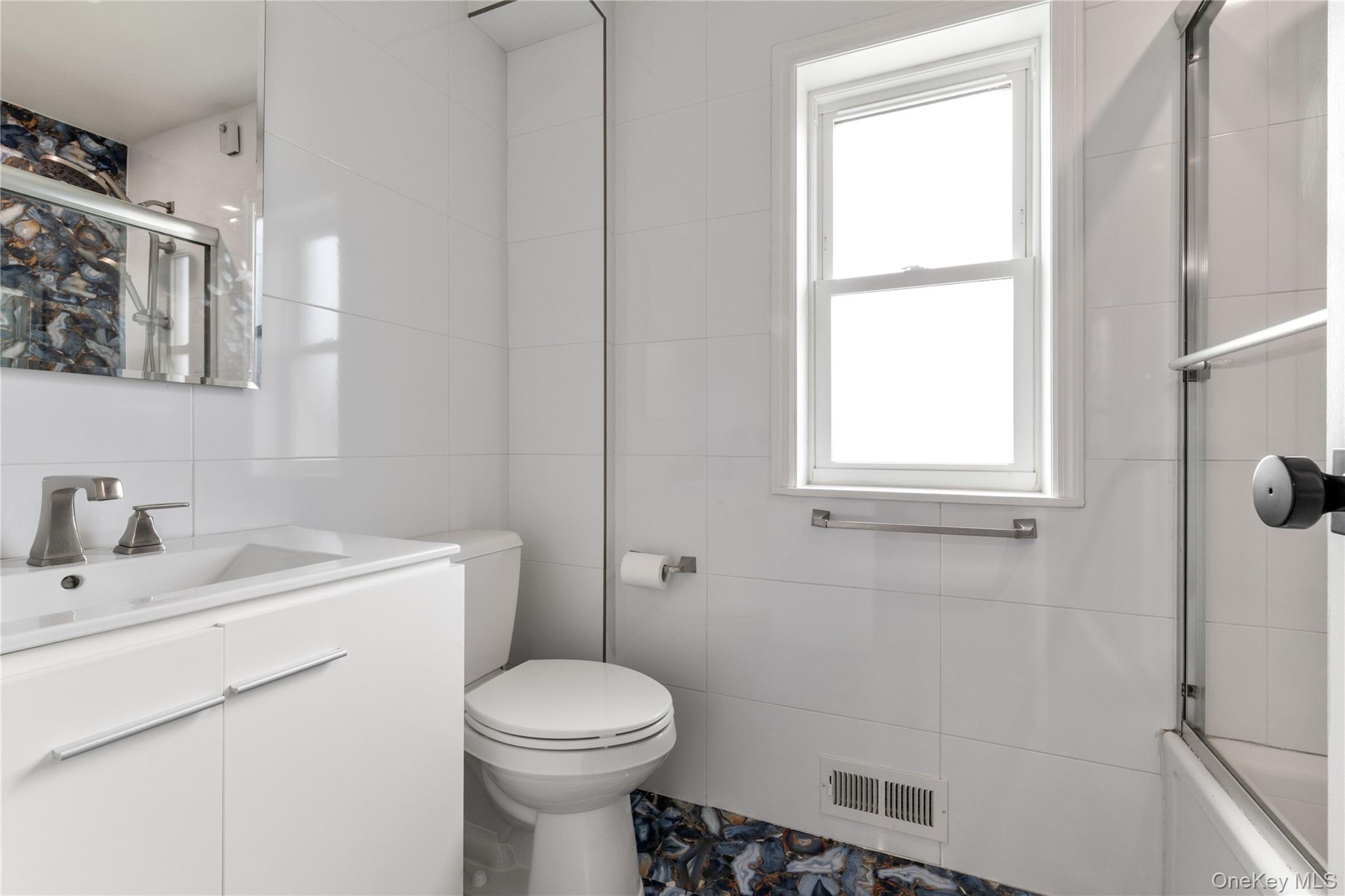 1666 Seagirt Boulevard Property Photo 11
