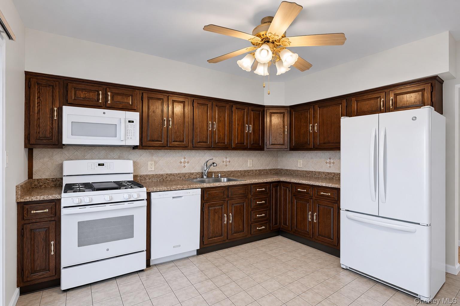 2500 Centre Avenue Property Photo 13