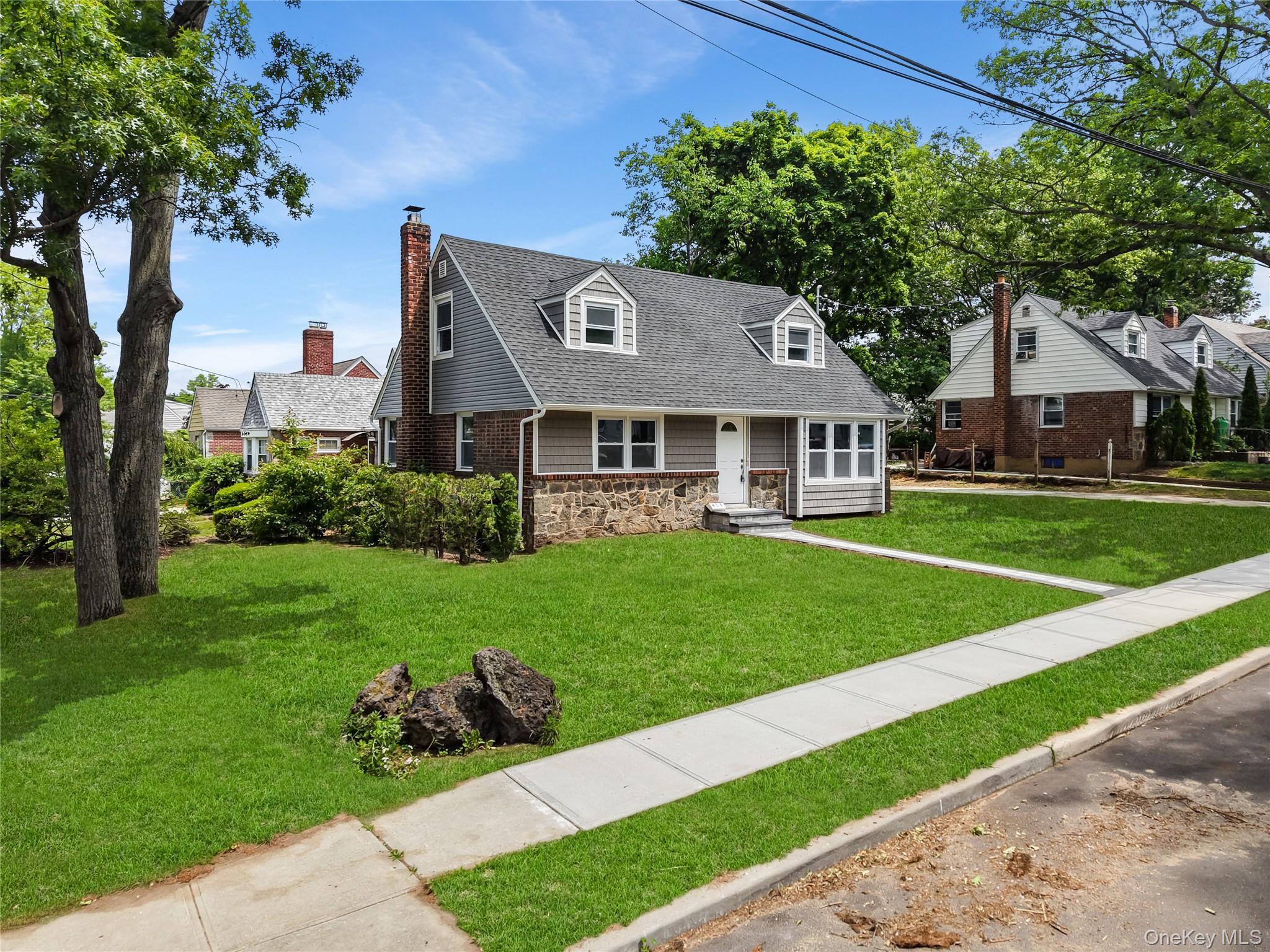 474 Roy Street Property Photo 2