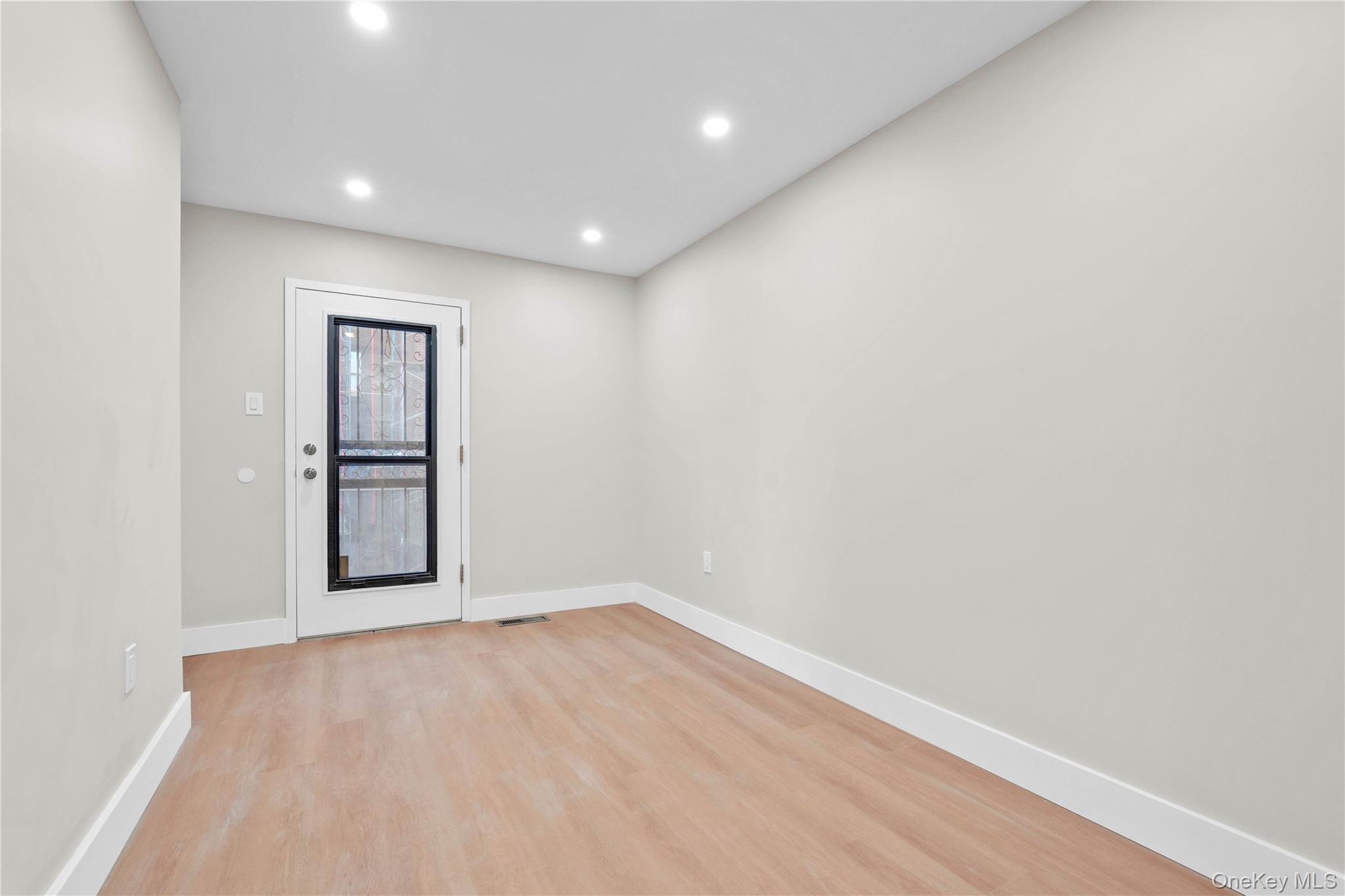 936 Union Avenue C Property Photo 5
