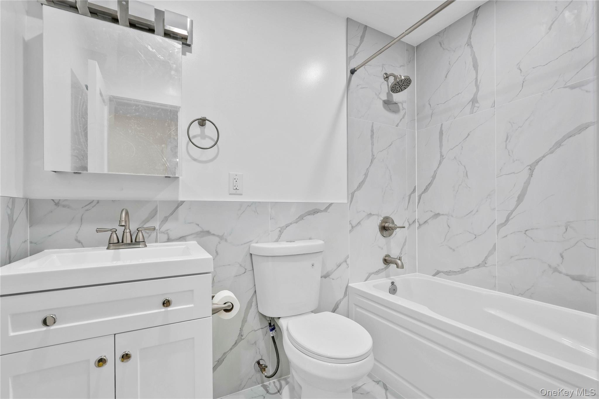 936 Union Avenue C Property Photo 12