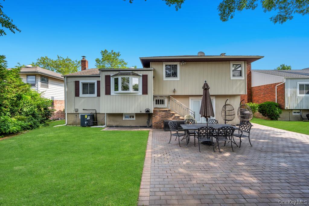 372 Hungry Harbor Road Property Photo 4