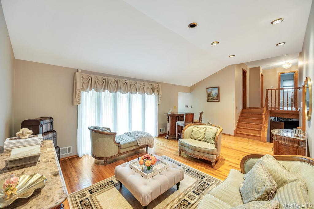 372 Hungry Harbor Road Property Photo 5