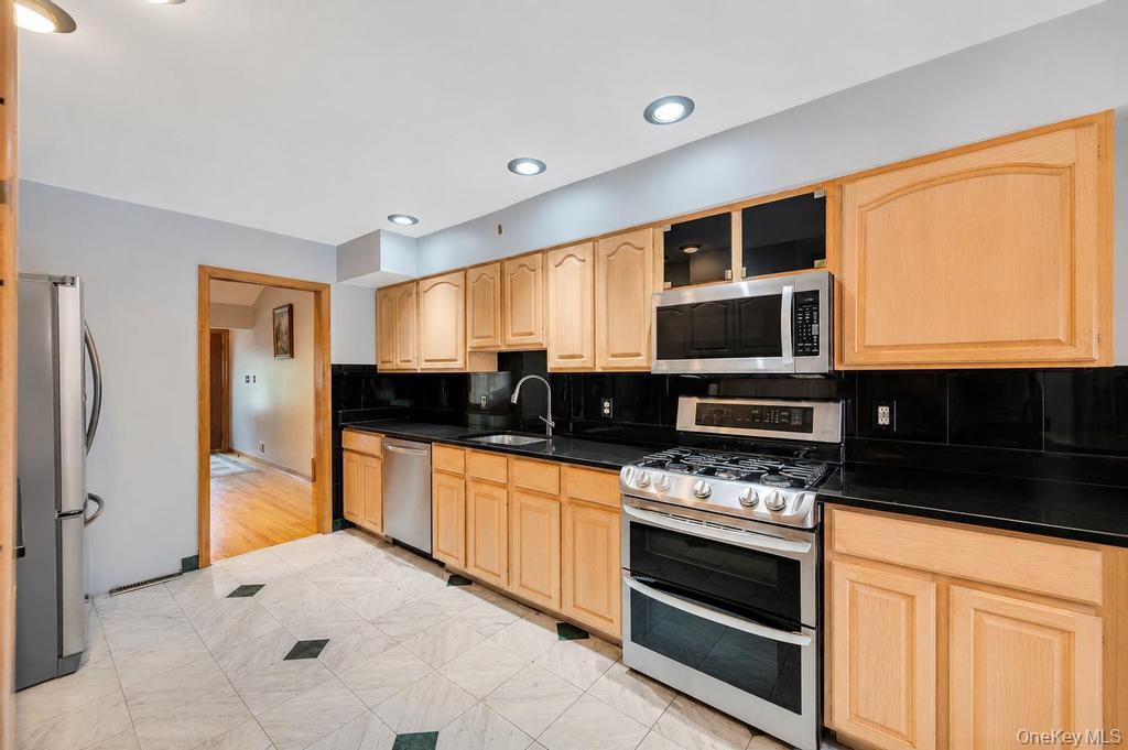 372 Hungry Harbor Road Property Photo 11
