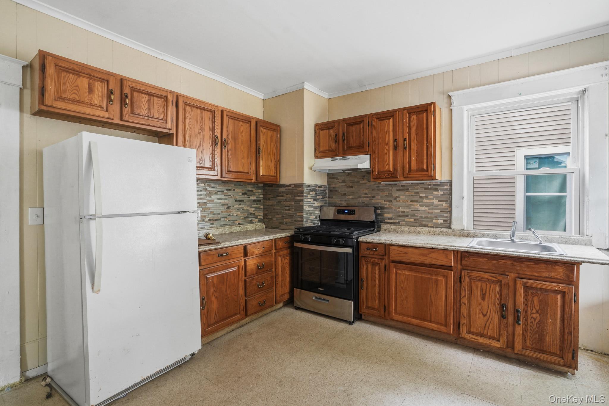 65 N Clinton Street Property Photo 12