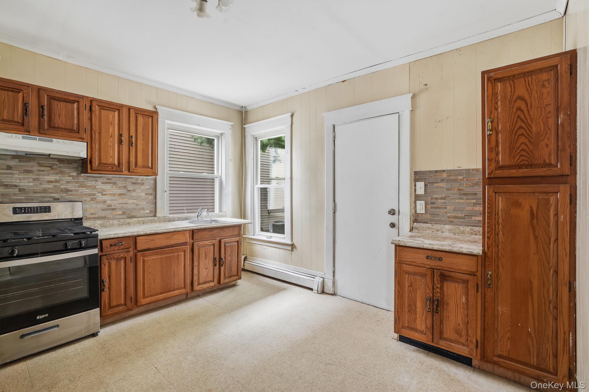 65 N Clinton Street Property Photo 13