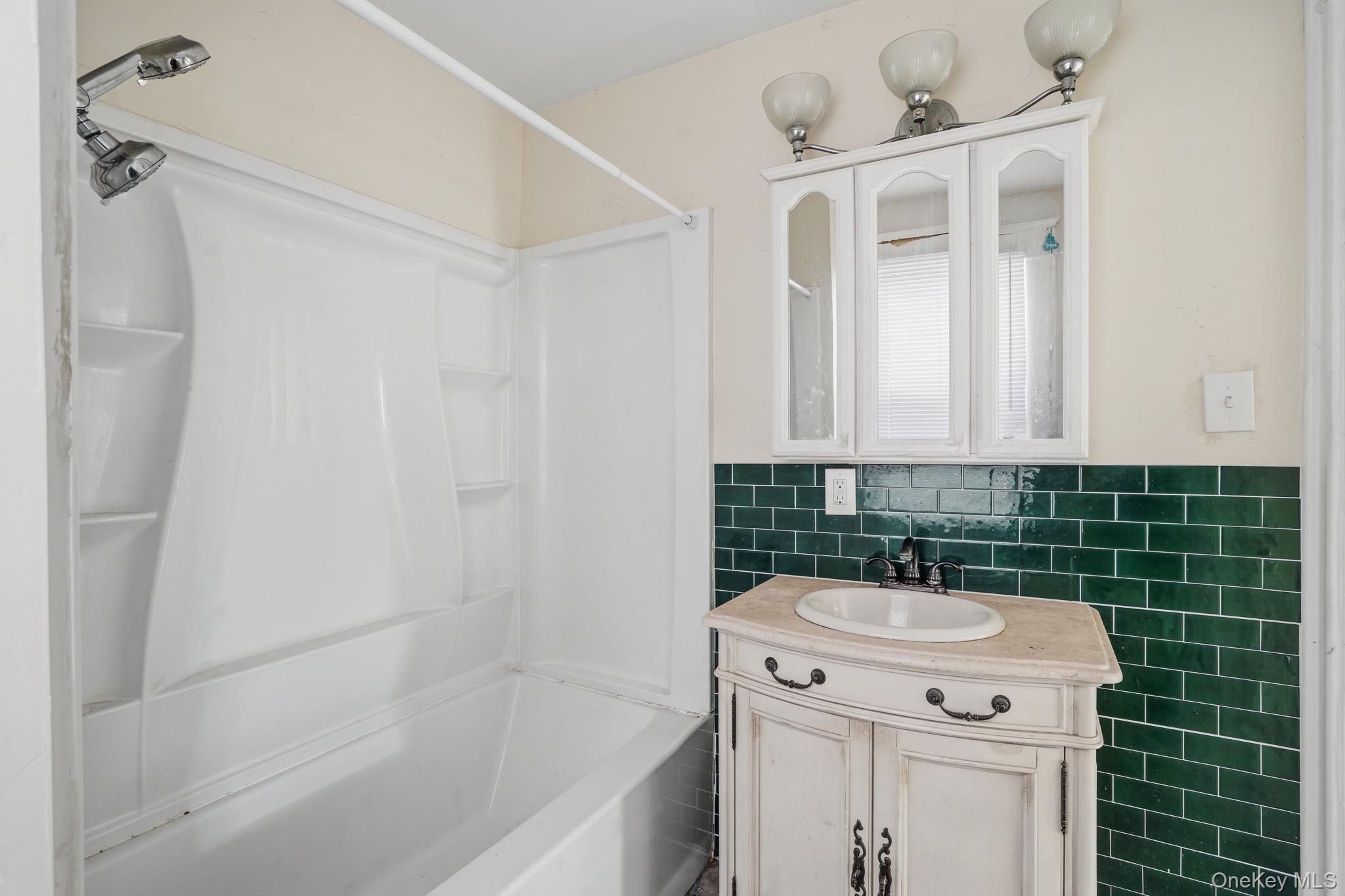 65 N Clinton Street Property Photo 19
