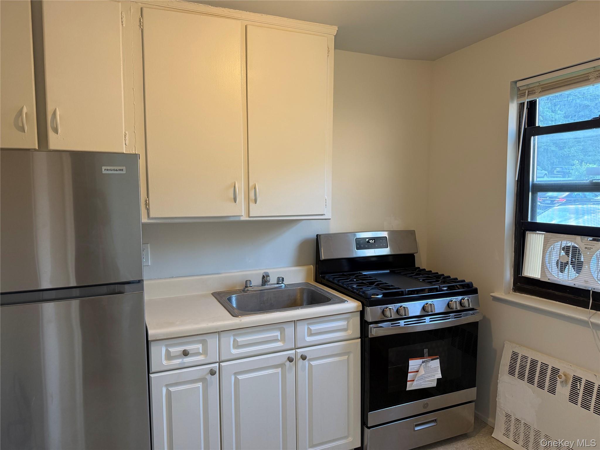 21 Lawrence Drive A Property Photo 2