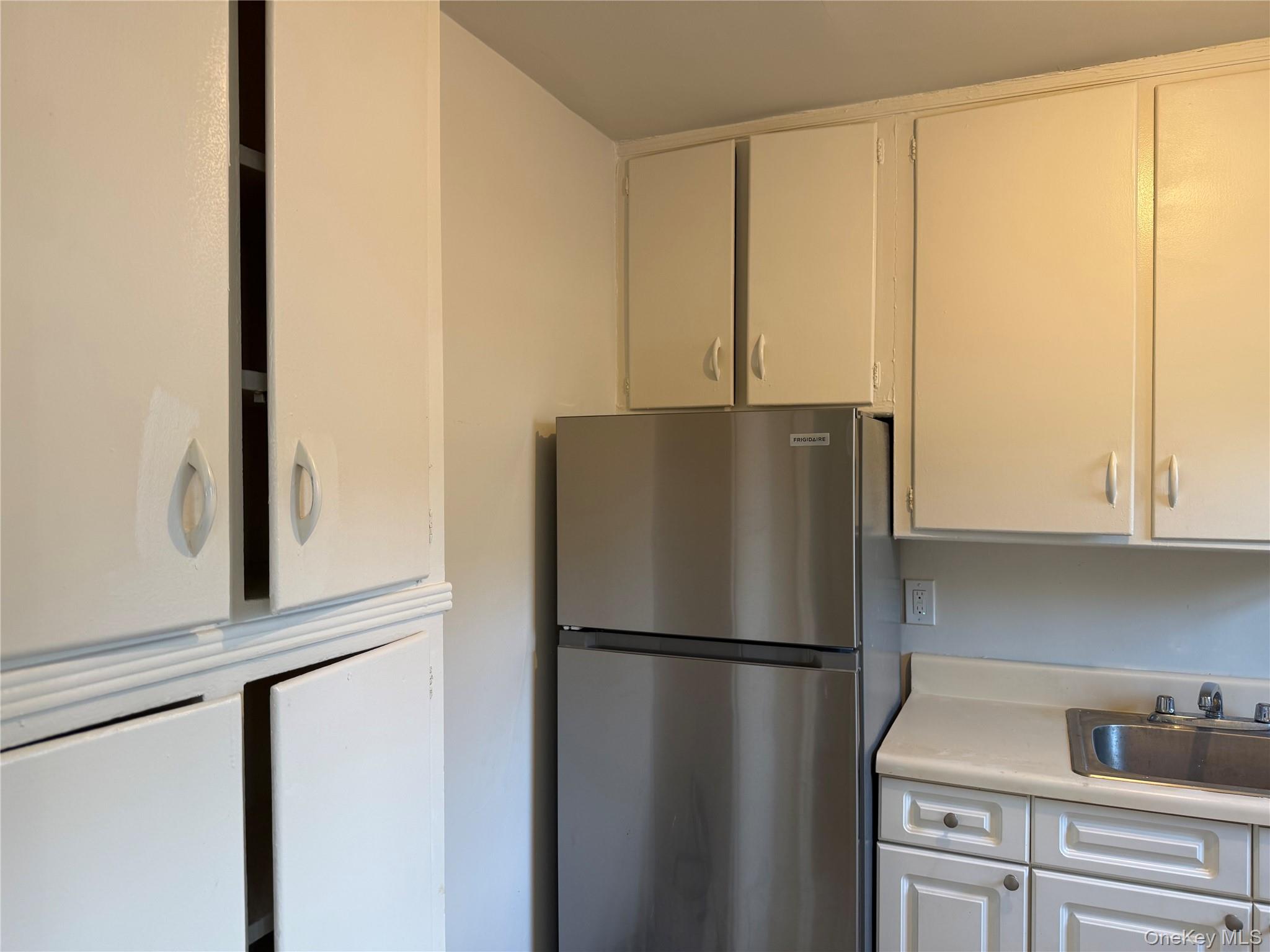 21 Lawrence Drive A Property Photo 3