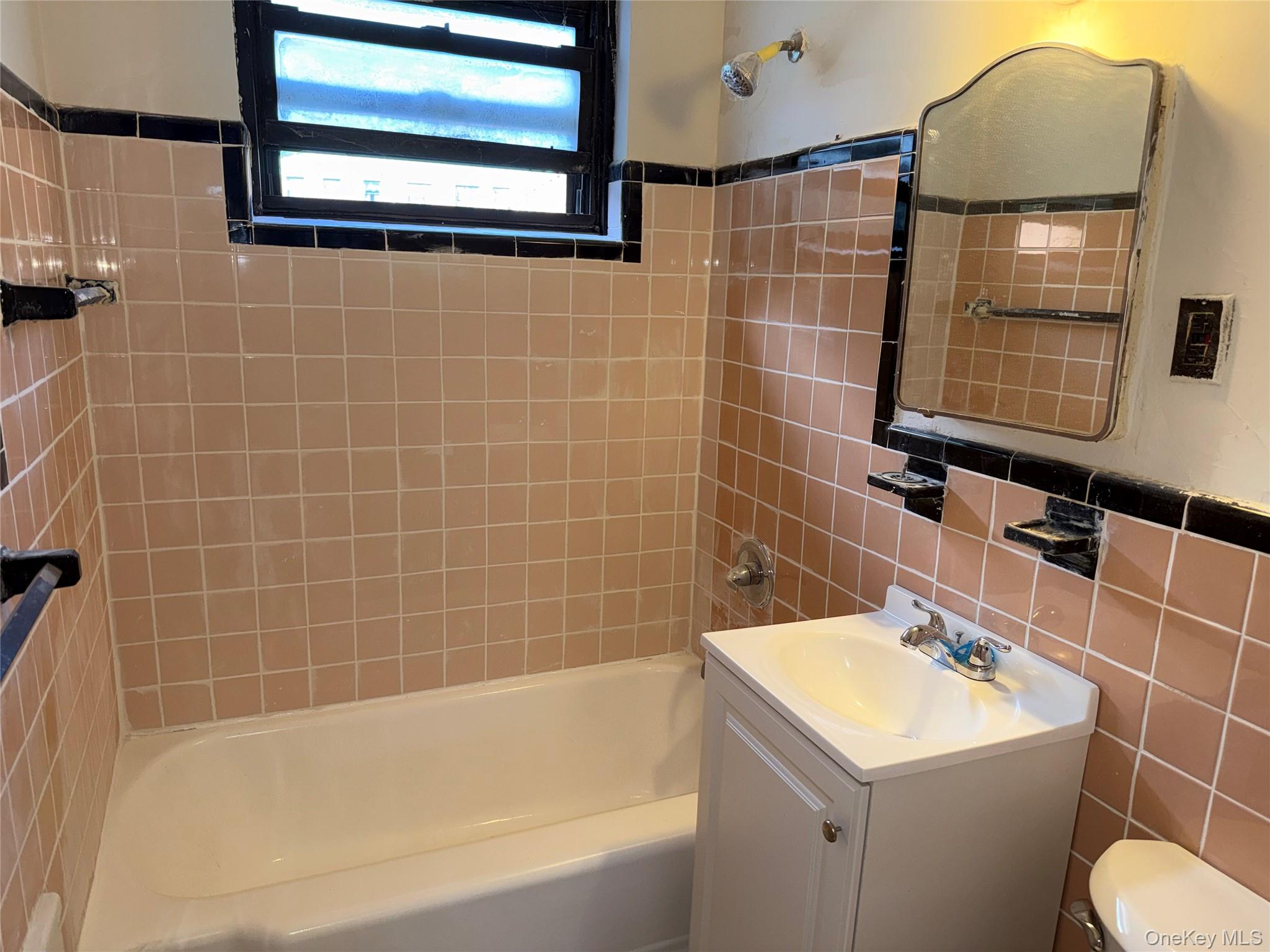 21 Lawrence Drive A Property Photo 5