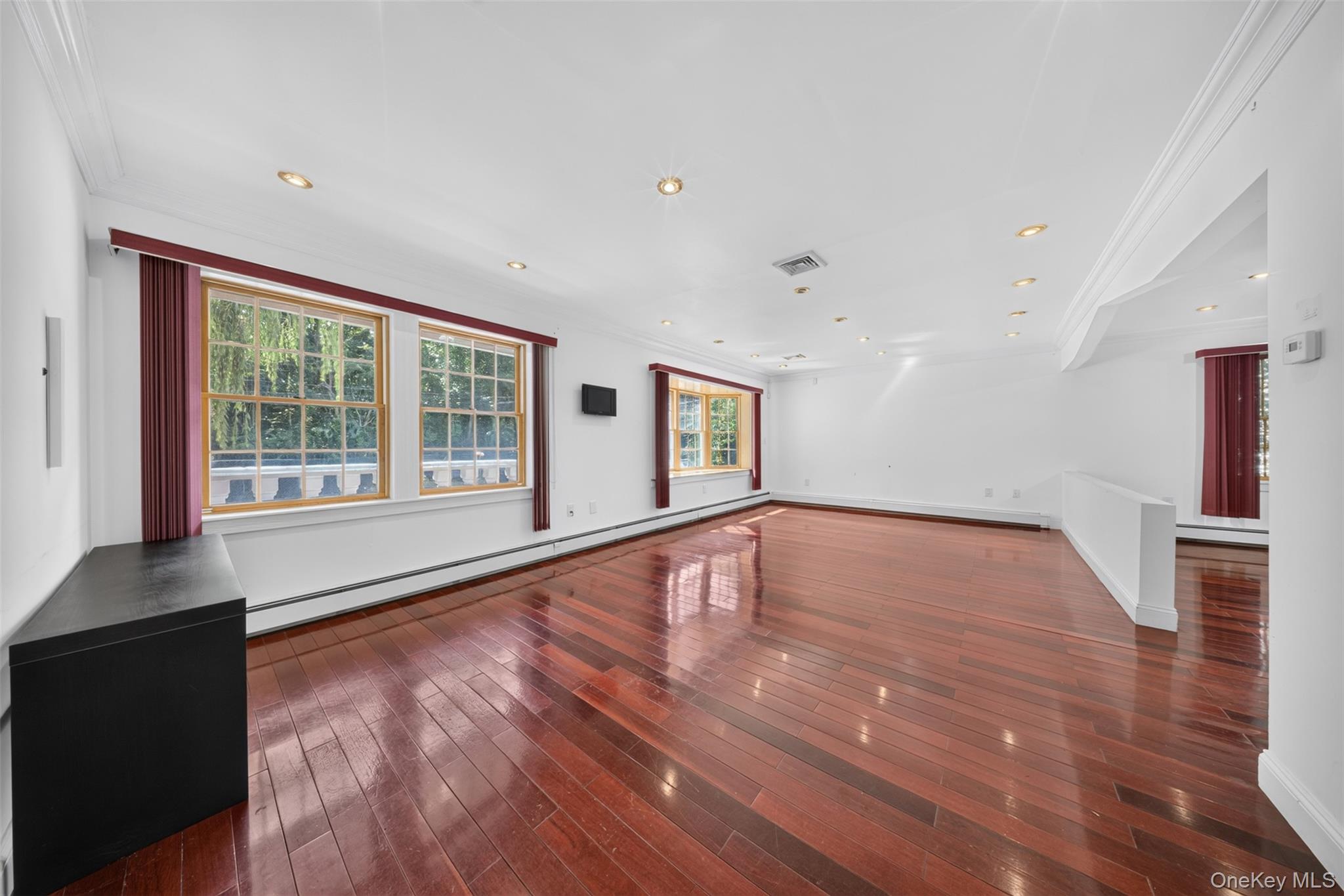 45 Yennicock Avenue Property Photo 5