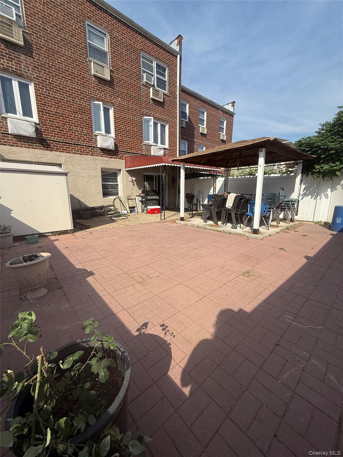 89-12 Desarc Road Property Photo 3