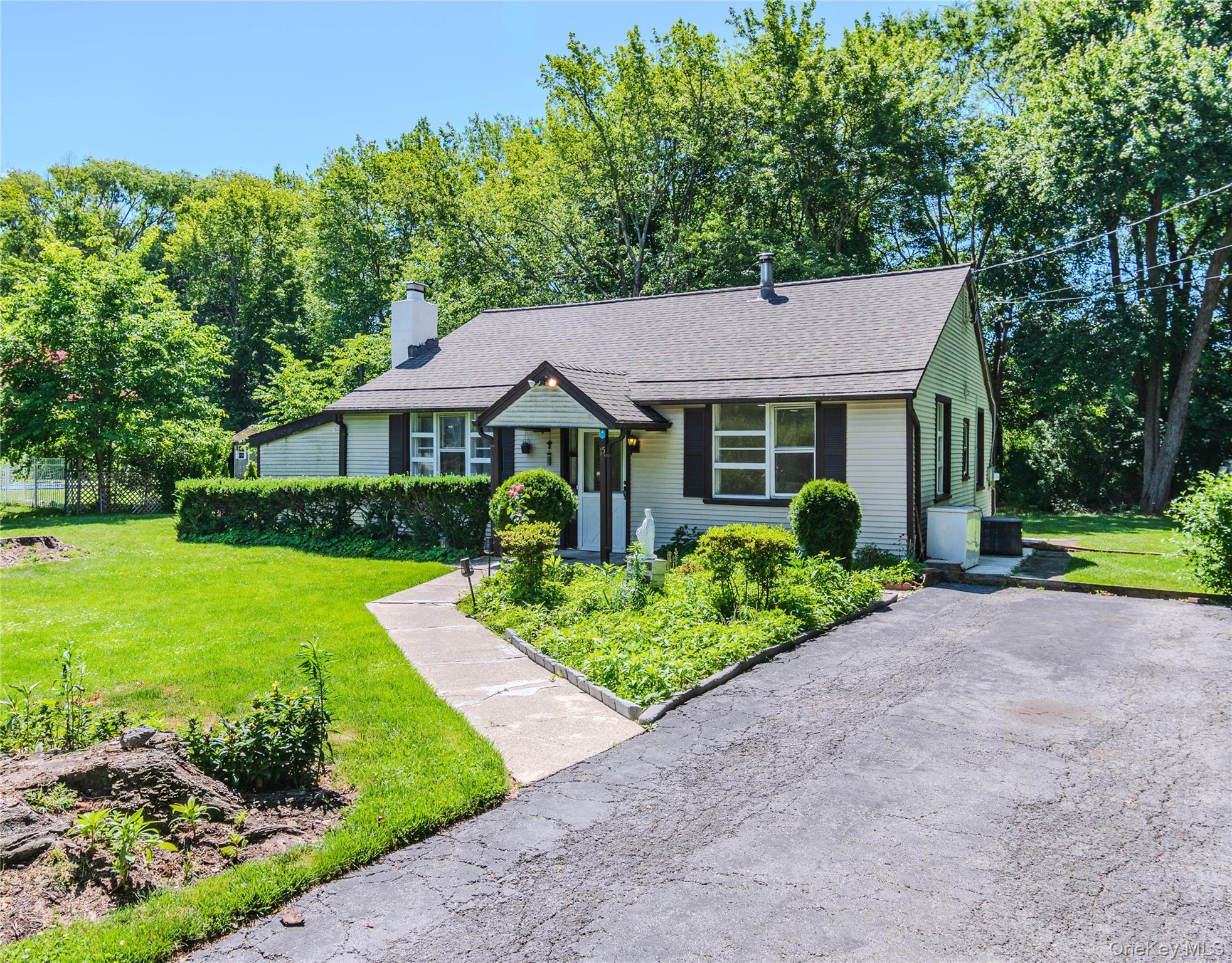 15 Maple Drive Property Photo 1