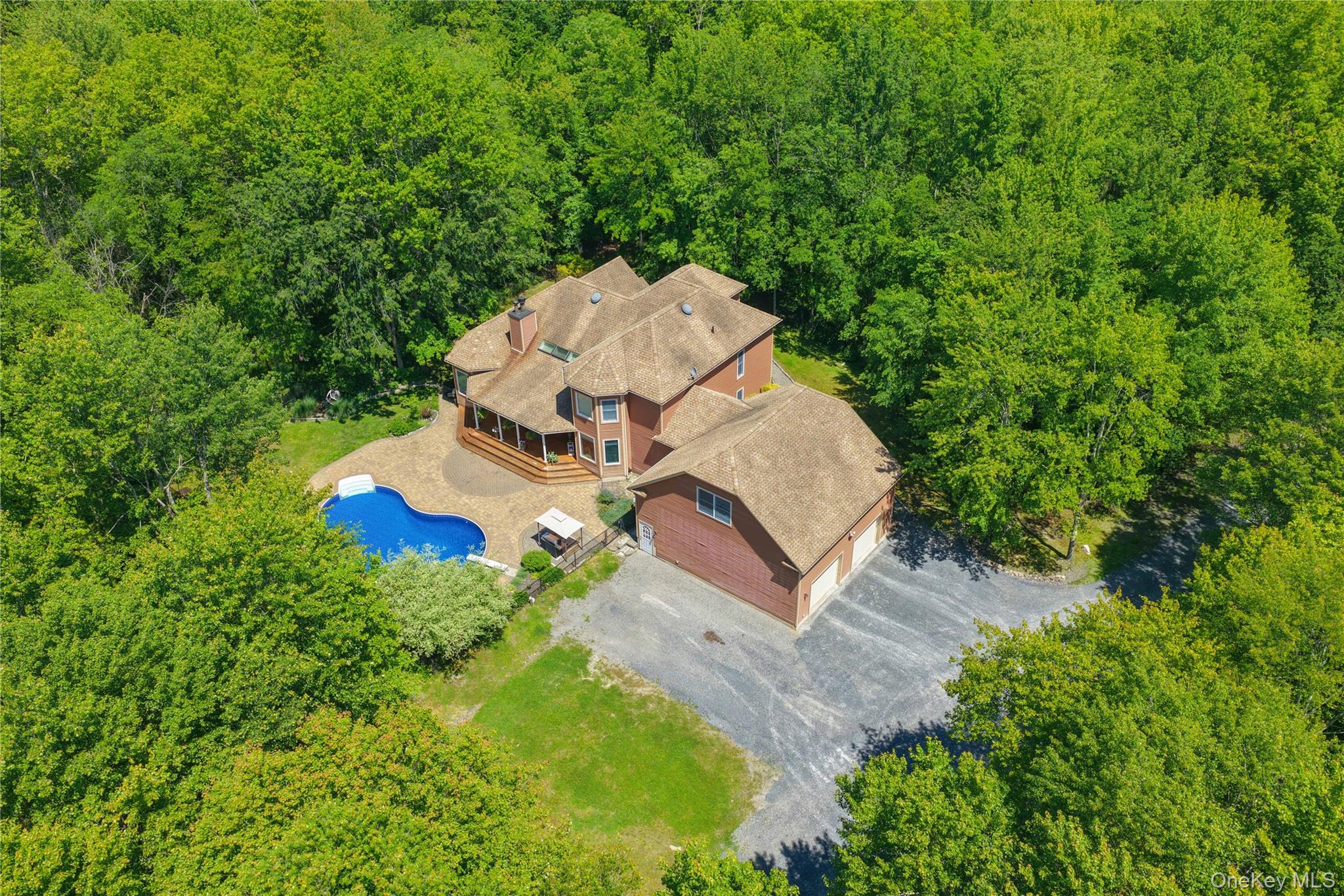 6 Foxwood Road Property Photo 3
