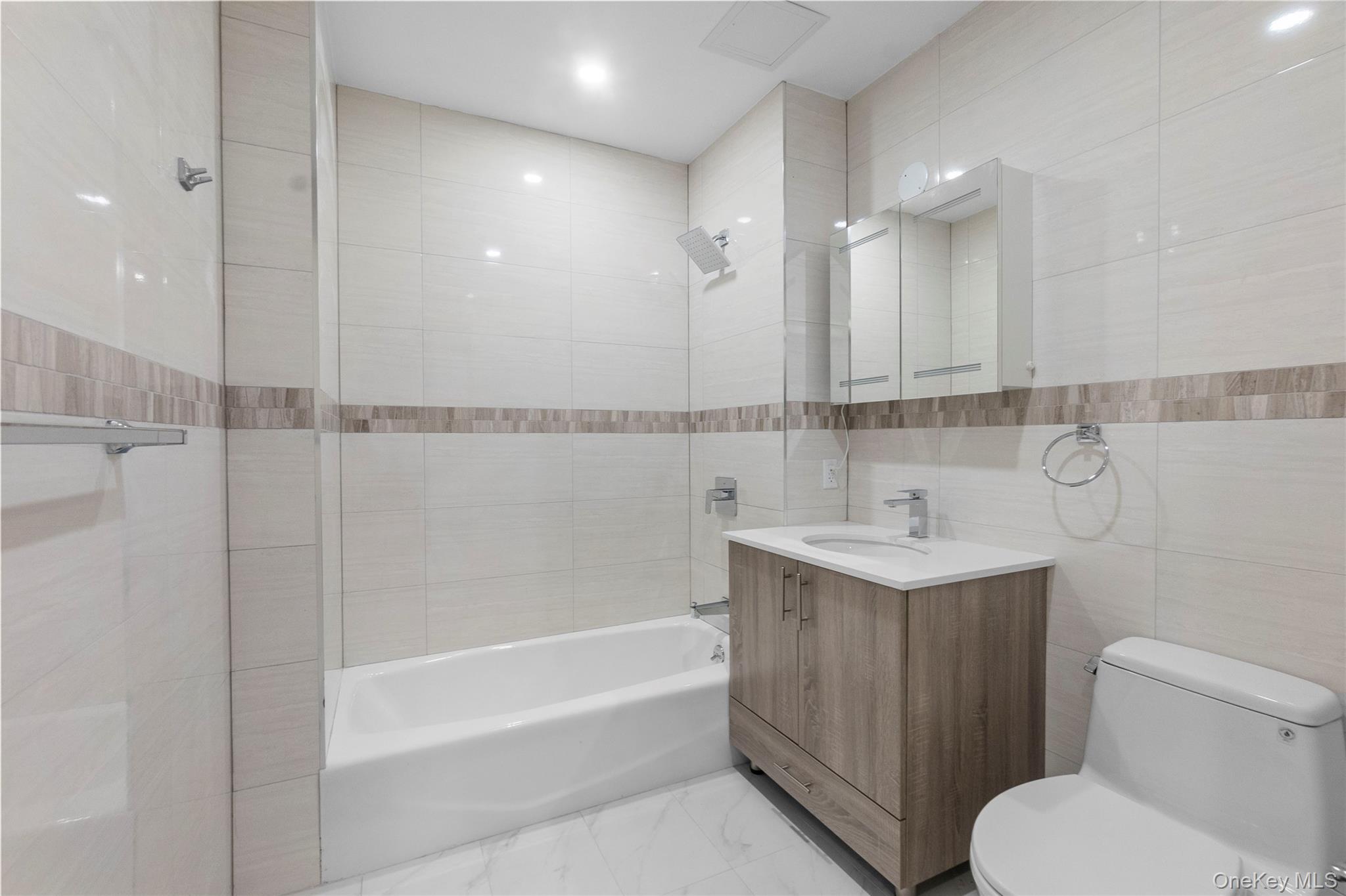 124-28 Queens Boulevard 11c Property Photo 11