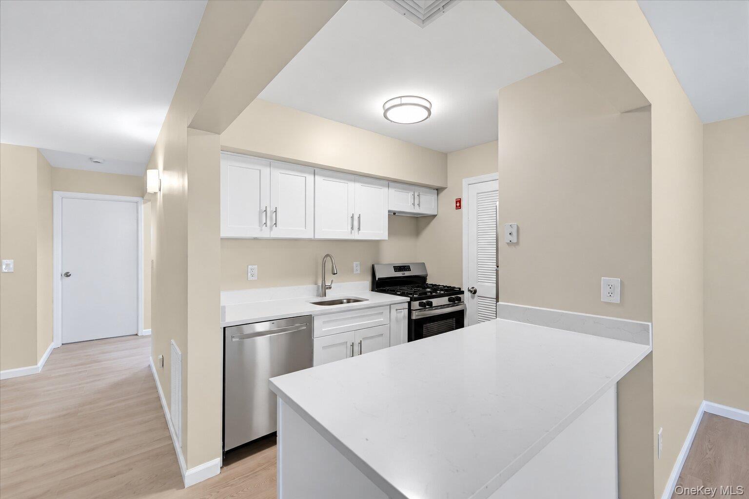 1175 Washington Green Property Photo 7