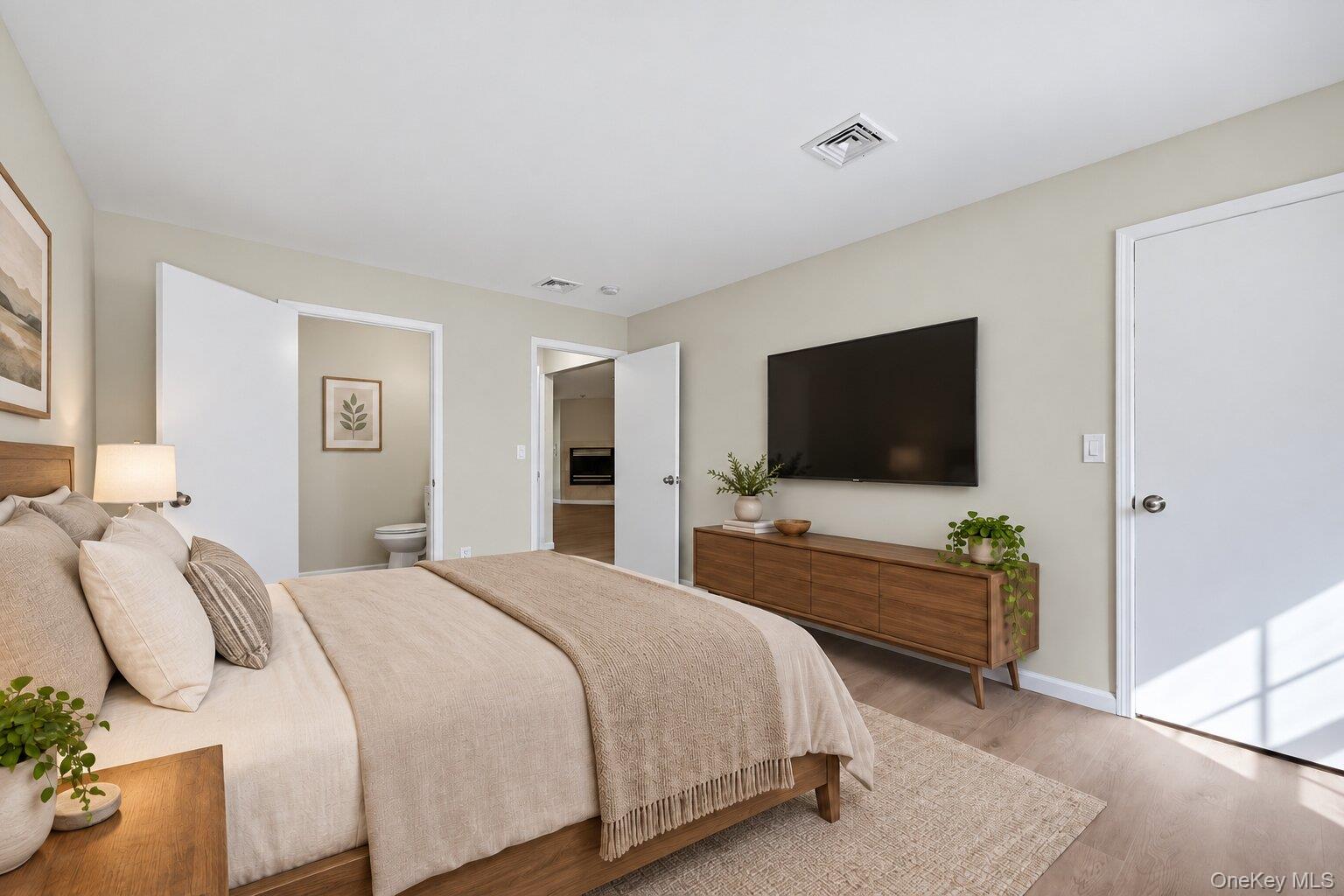 1175 Washington Green Property Photo 13