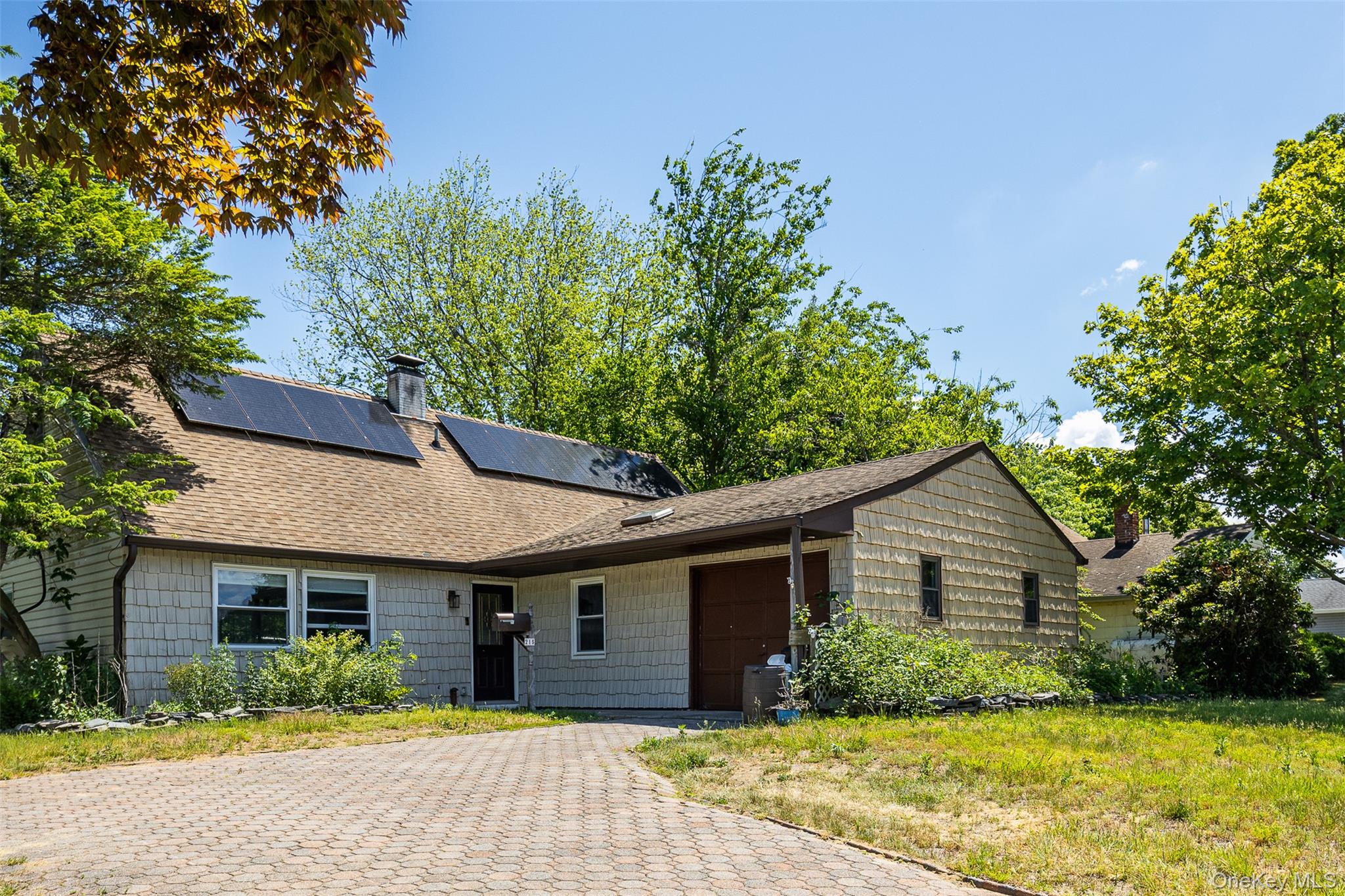 215 Avondale Drive Property Photo 1
