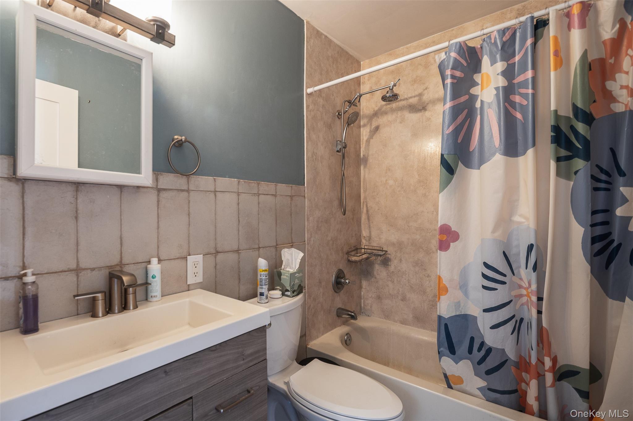 215 Avondale Drive Property Photo 9