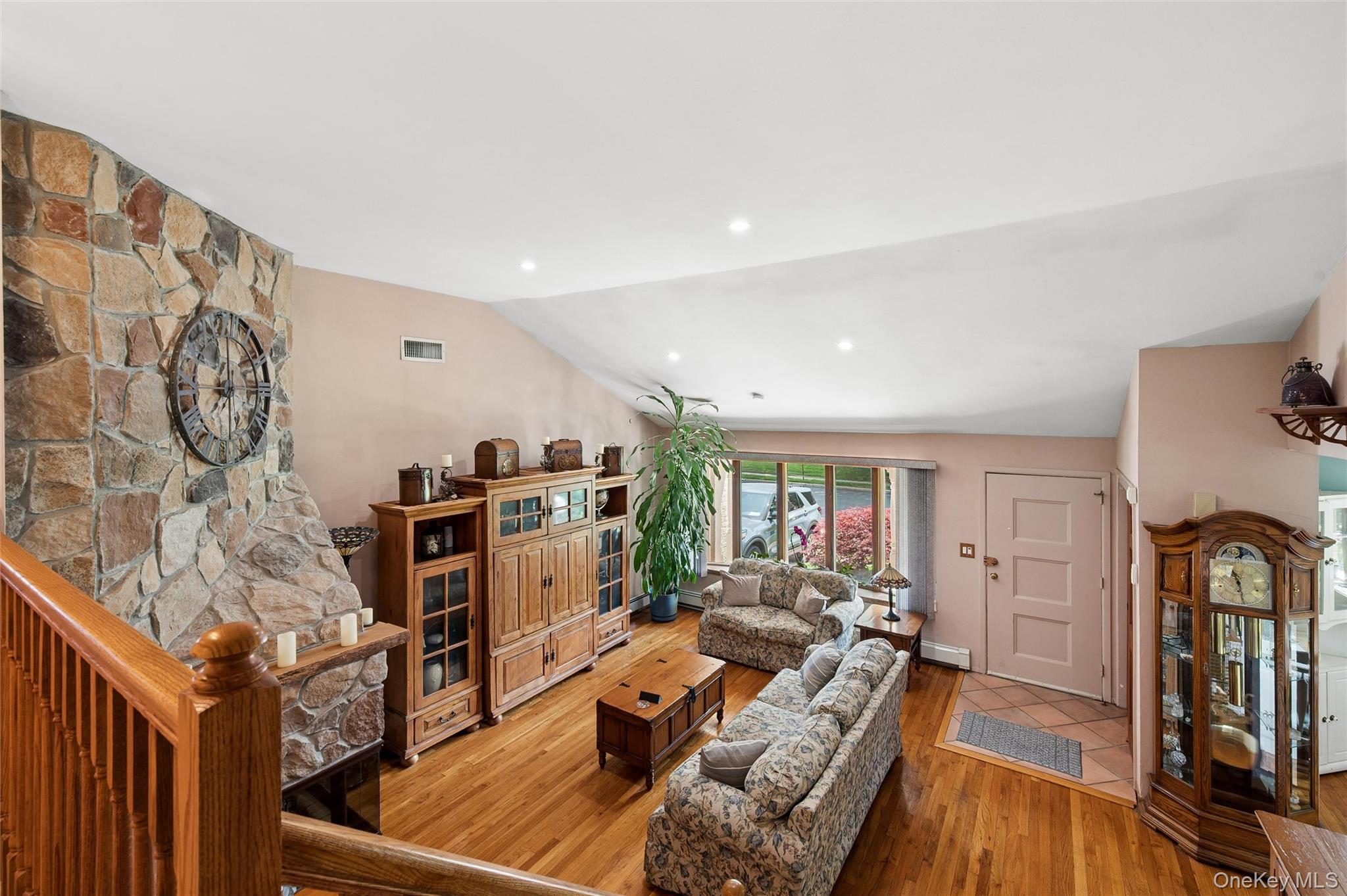 318 Lakeshore Boulevard Property Photo 10