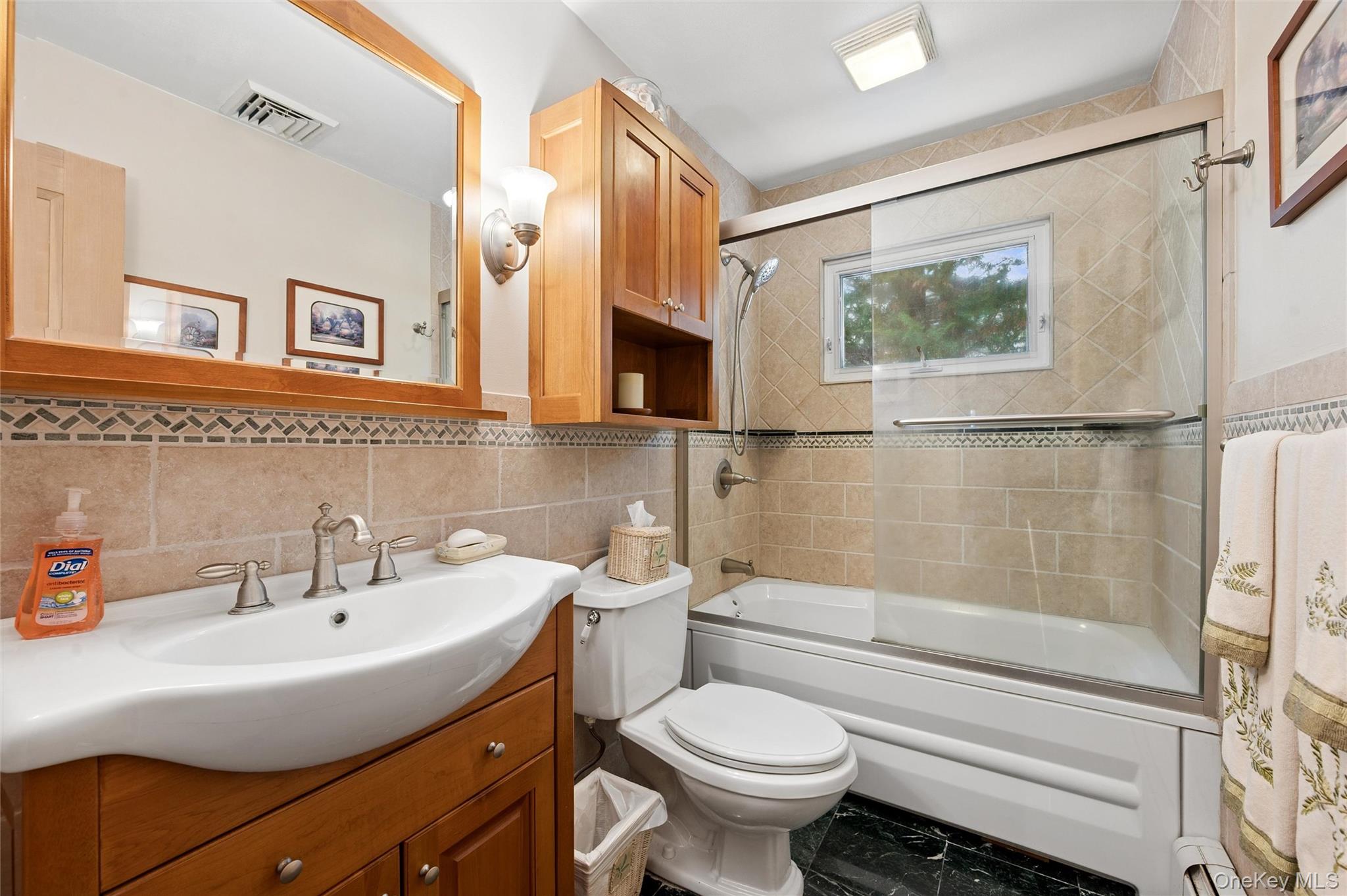 318 Lakeshore Boulevard Property Photo 12