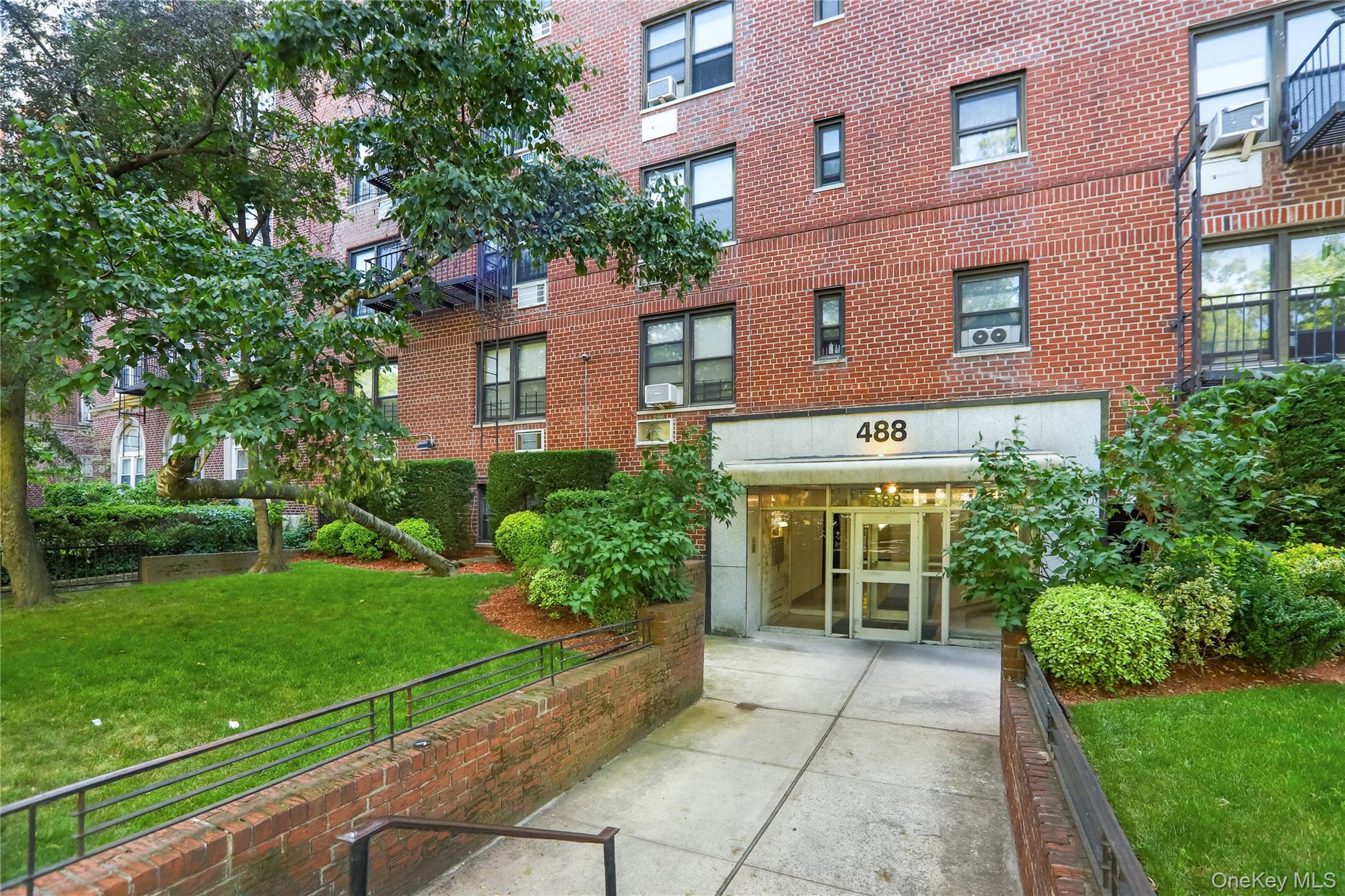 488 Ocean Parkway 3b Property Photo 6