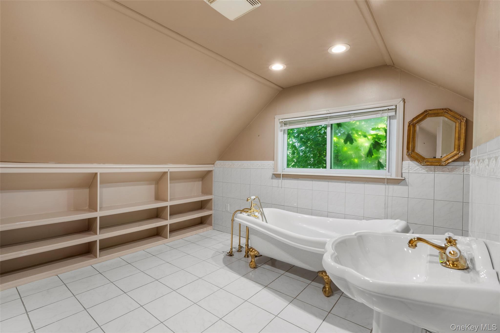 9 Pembrook Drive Property Photo 15