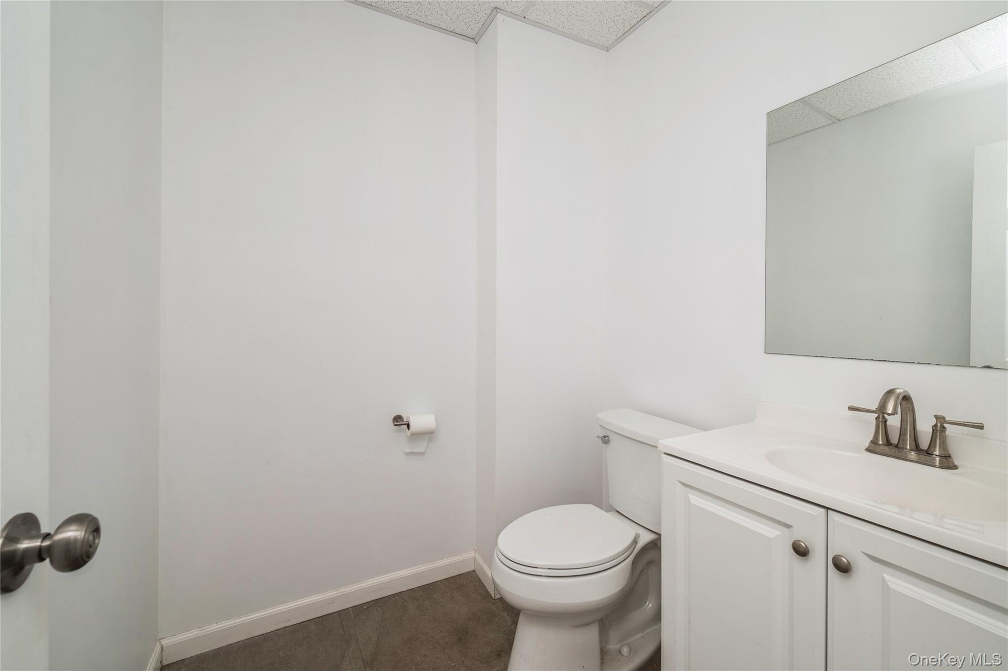 2846 Sunrise Highway Property Photo 8