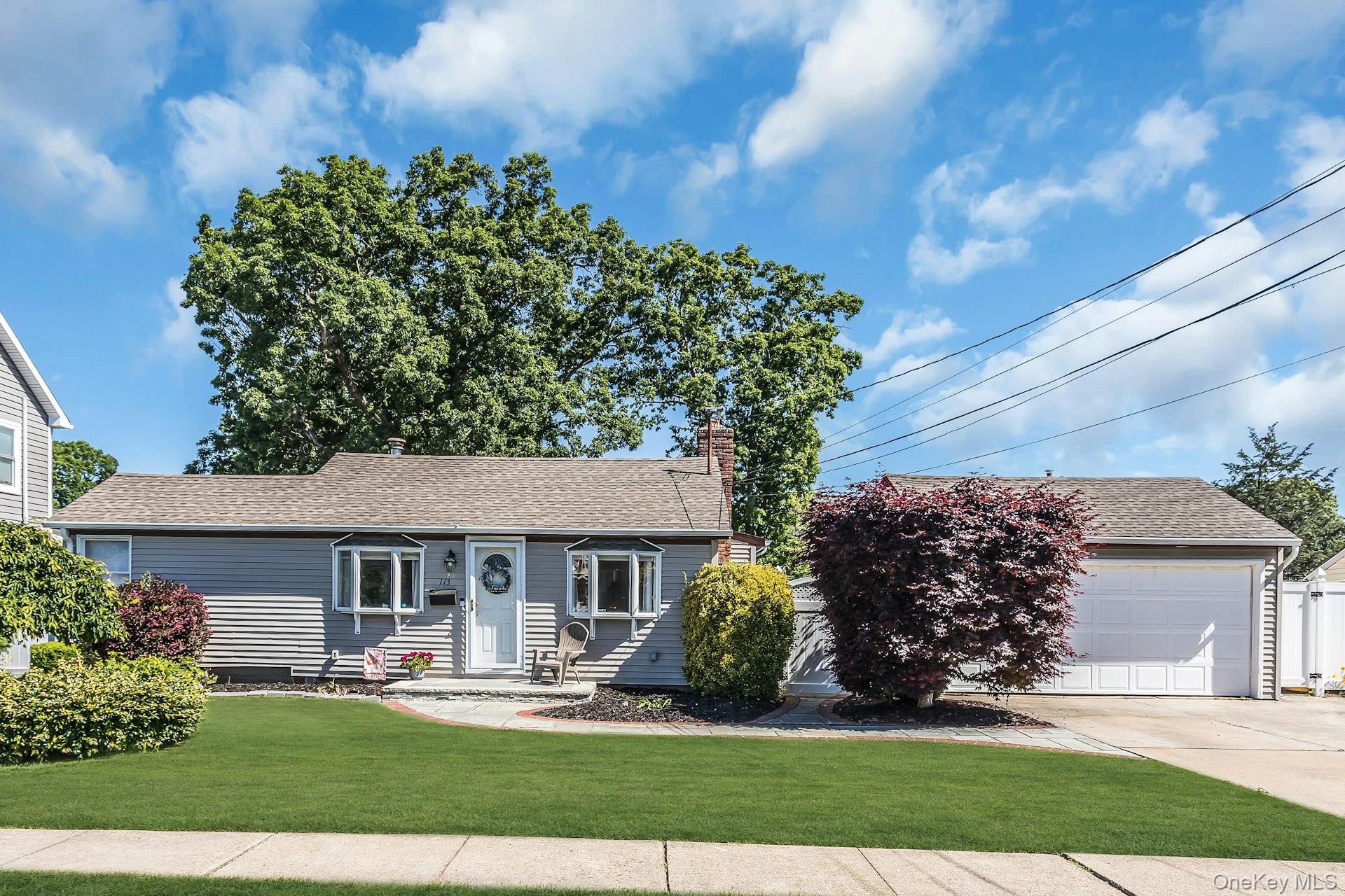 173 N Kings Avenue Property Photo 1