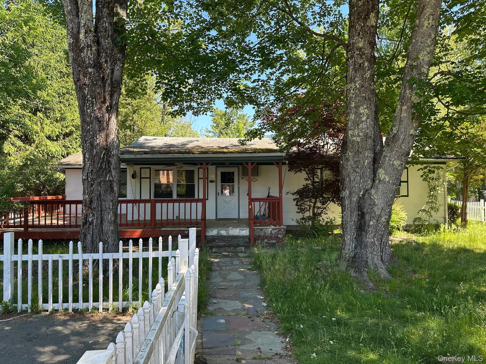 11 Richards Avenue Property Photo 1