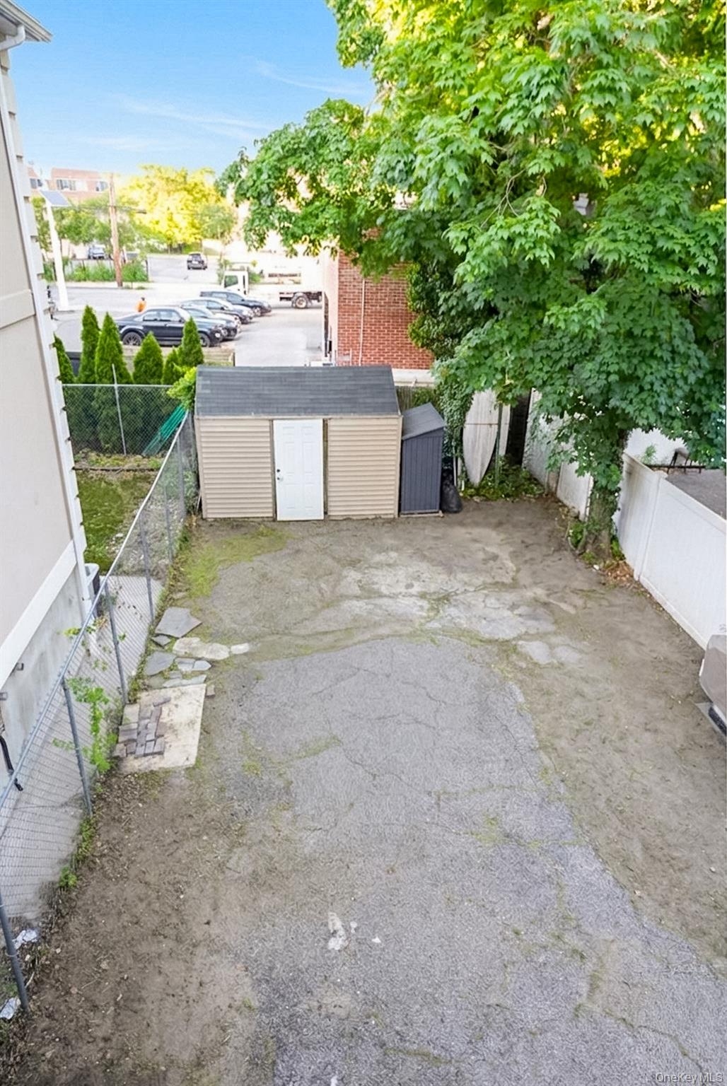 17 S 7th Avenue Property Photo 24
