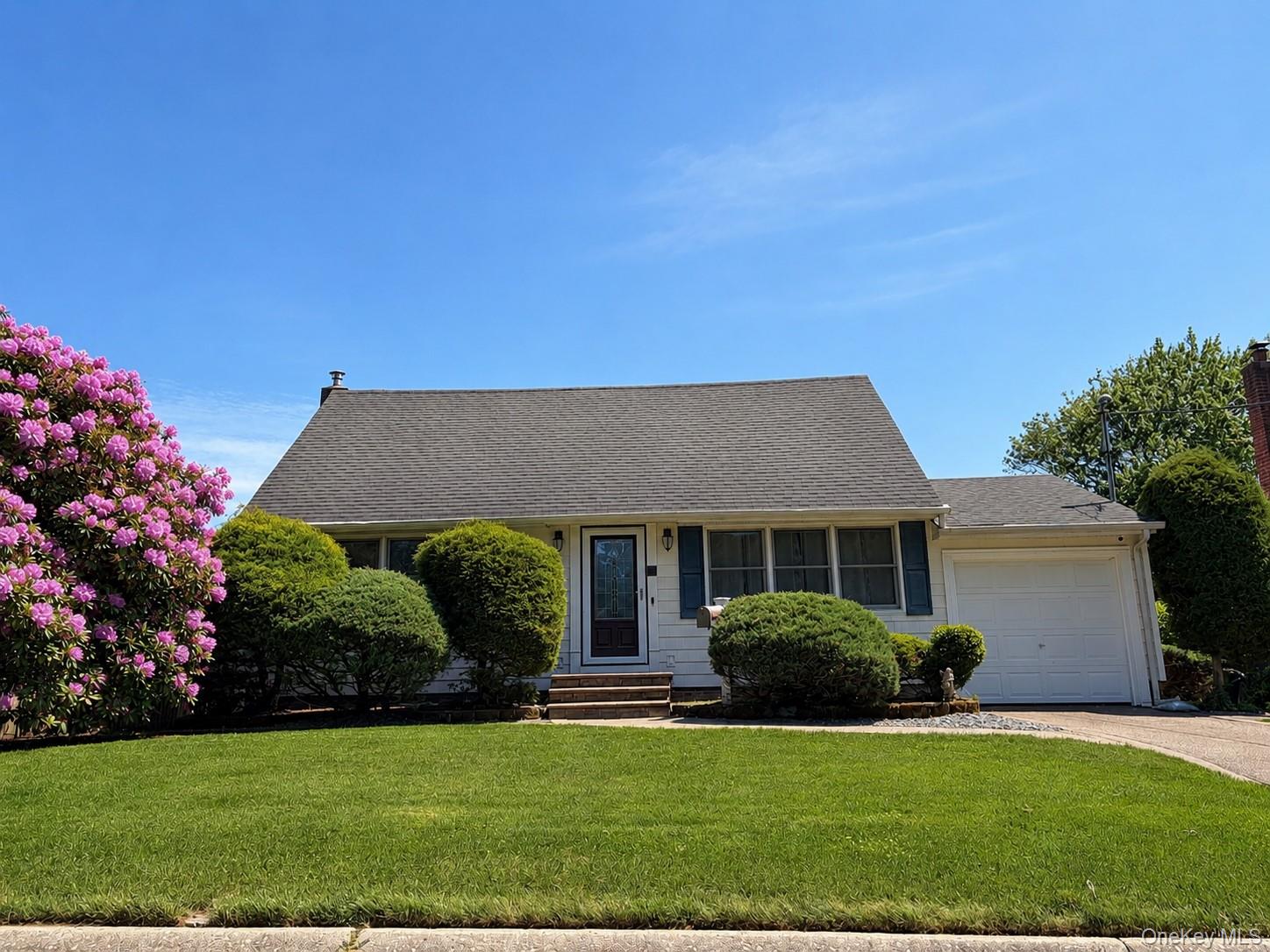 62 Pell Avenue Property Photo 1