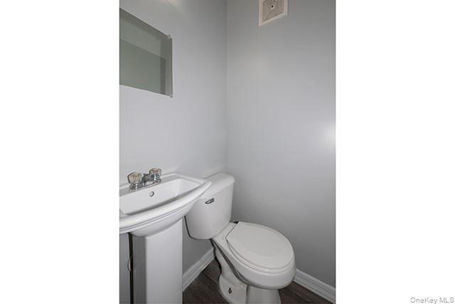 1355 Roanoke Avenue 7g Property Photo 6
