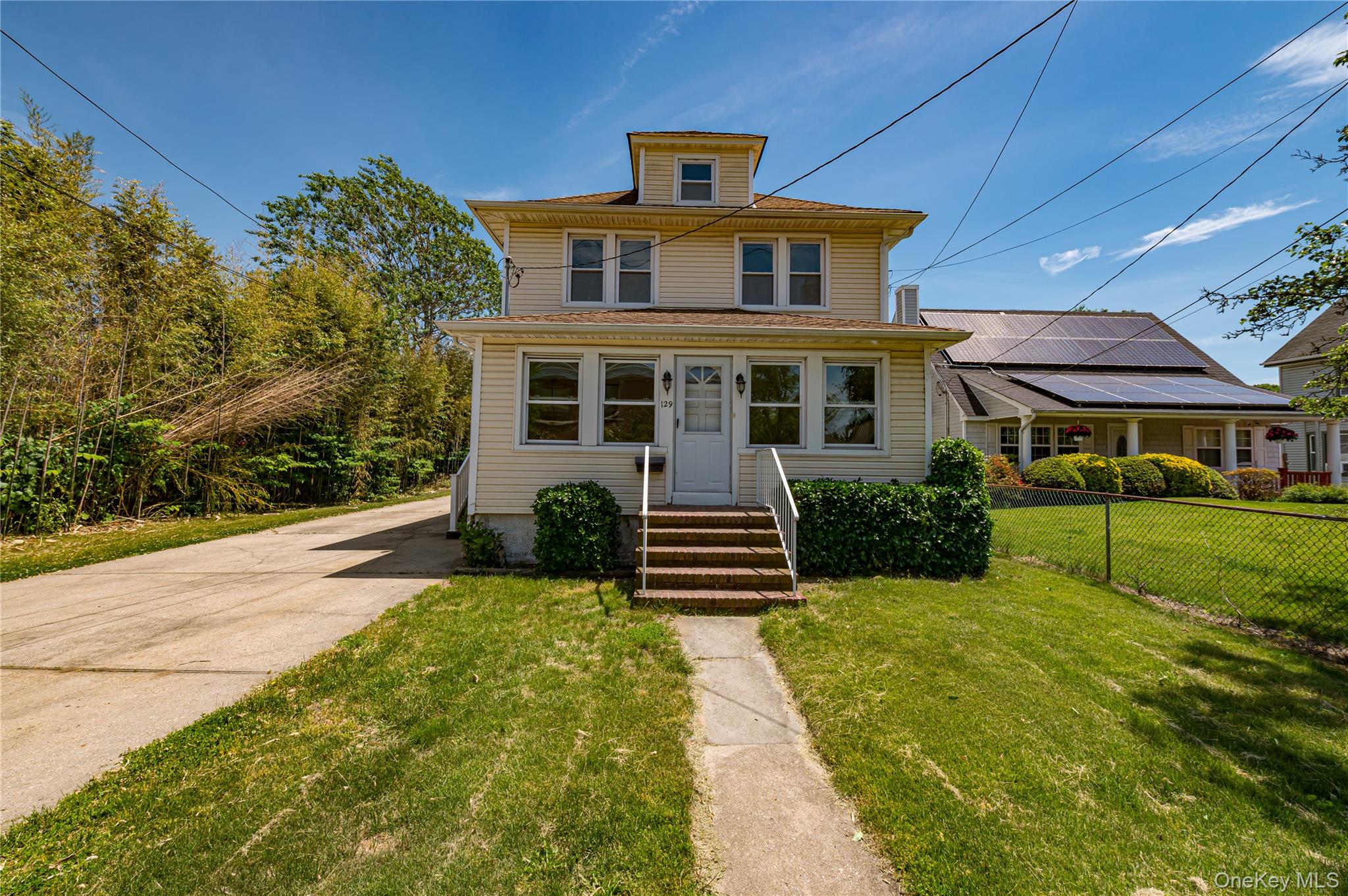 129 Bay Avenue Property Photo 1